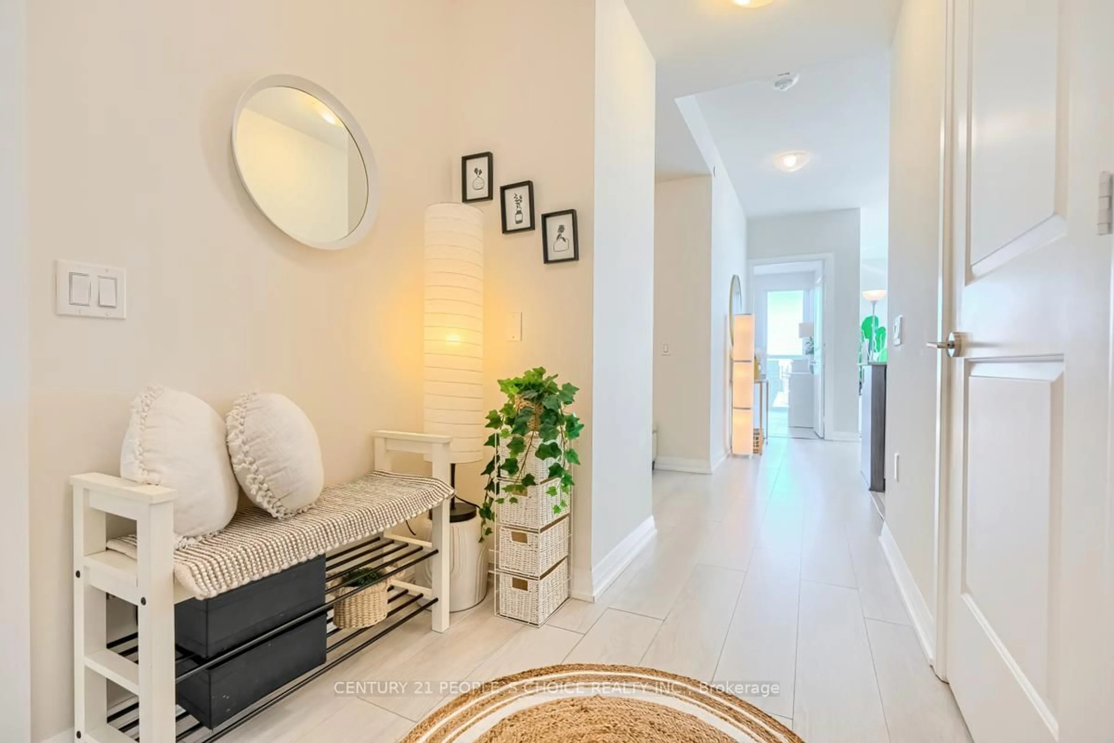 Indoor entryway for 35 Watergarden Dr #3014, Mississauga Ontario L5R 0G8