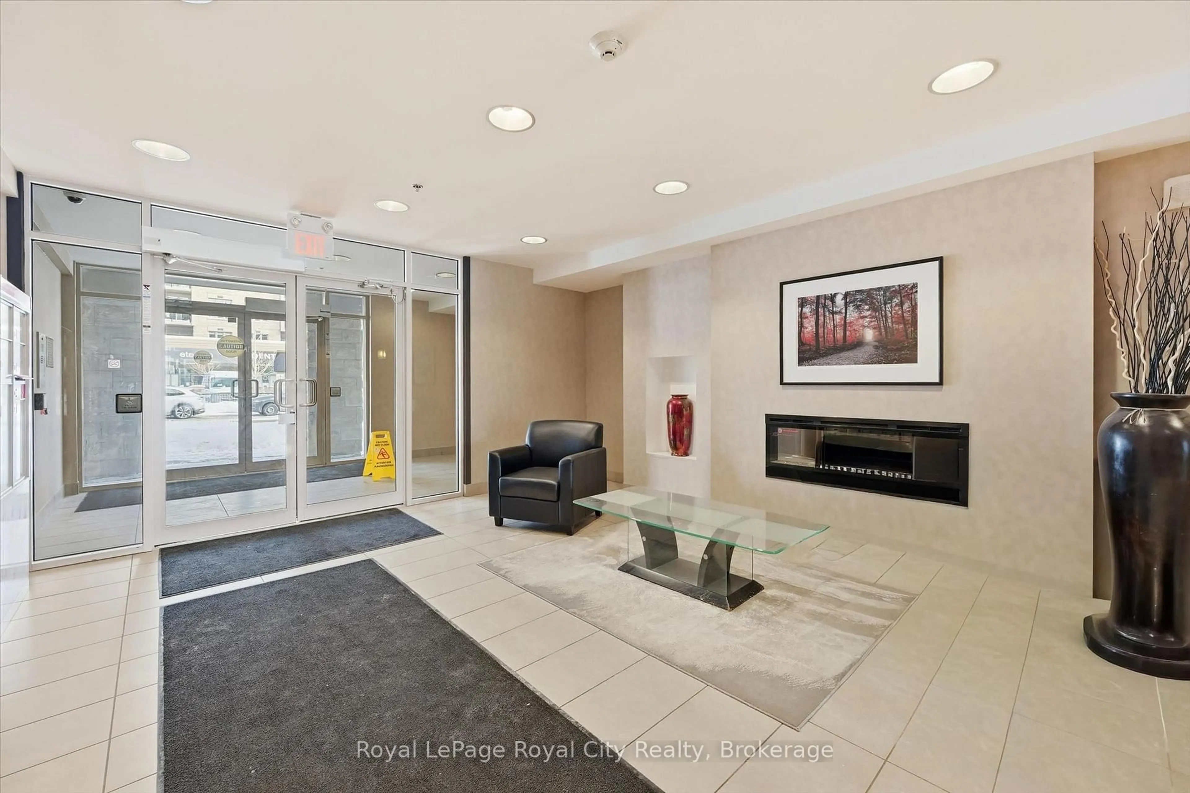 Lobby for 5317 Upper Middle Rd #221, Burlington Ontario L7L 0G8