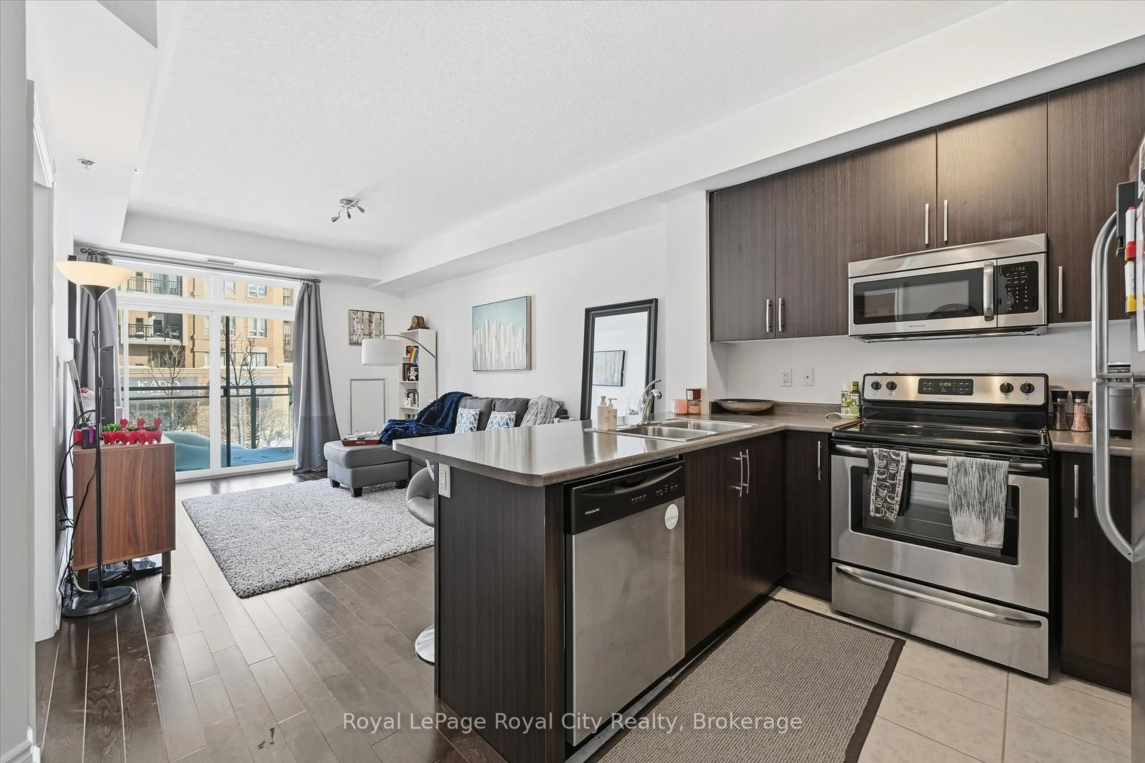 Open concept kitchen, unknown for 5317 Upper Middle Rd #221, Burlington Ontario L7L 0G8