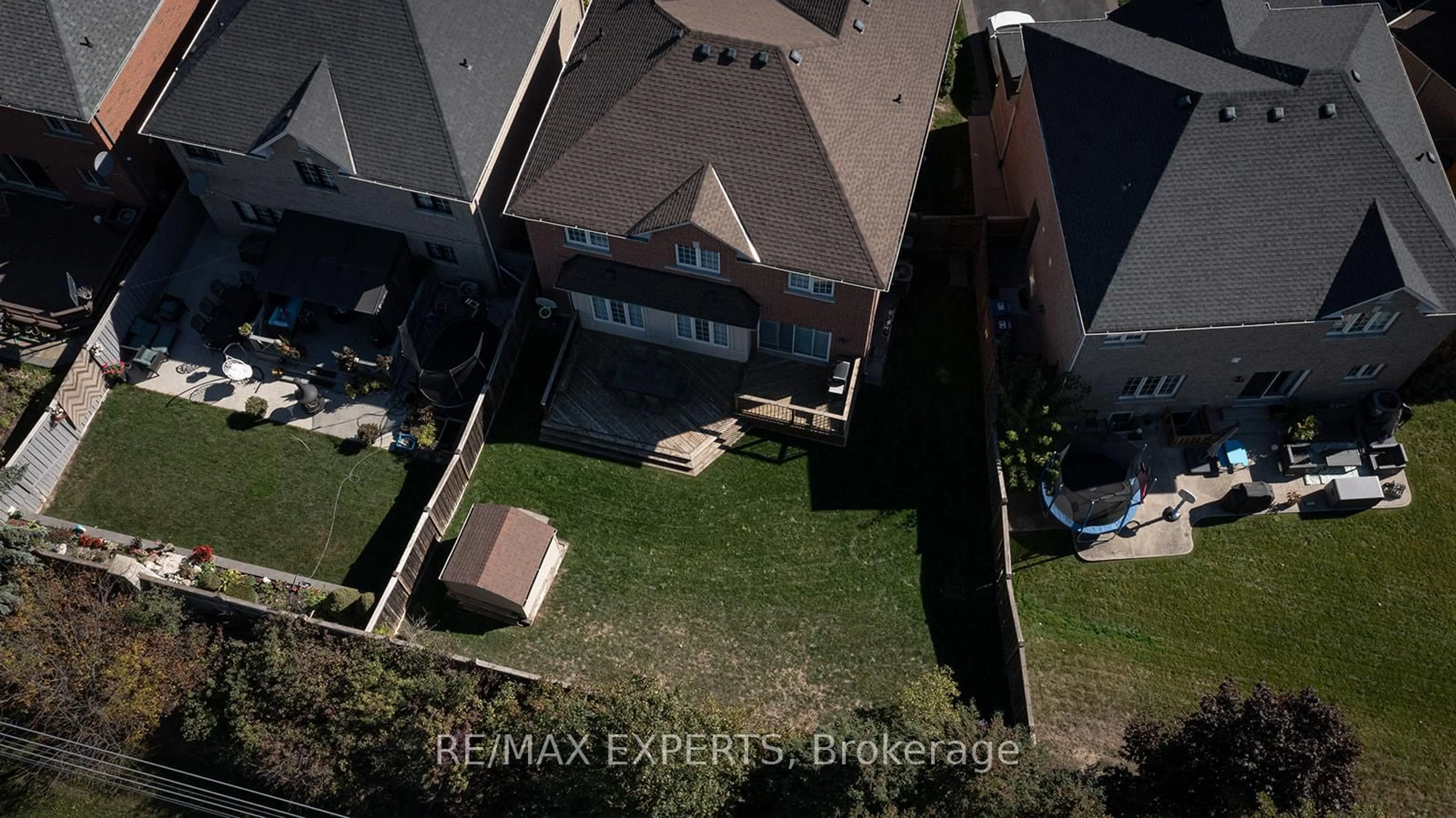 A pic from outside/outdoor area/front of a property/back of a property/a pic from drone, city buildings view from balcony for 34 Laurentide Cres, Brampton Ontario L6P 1Y4