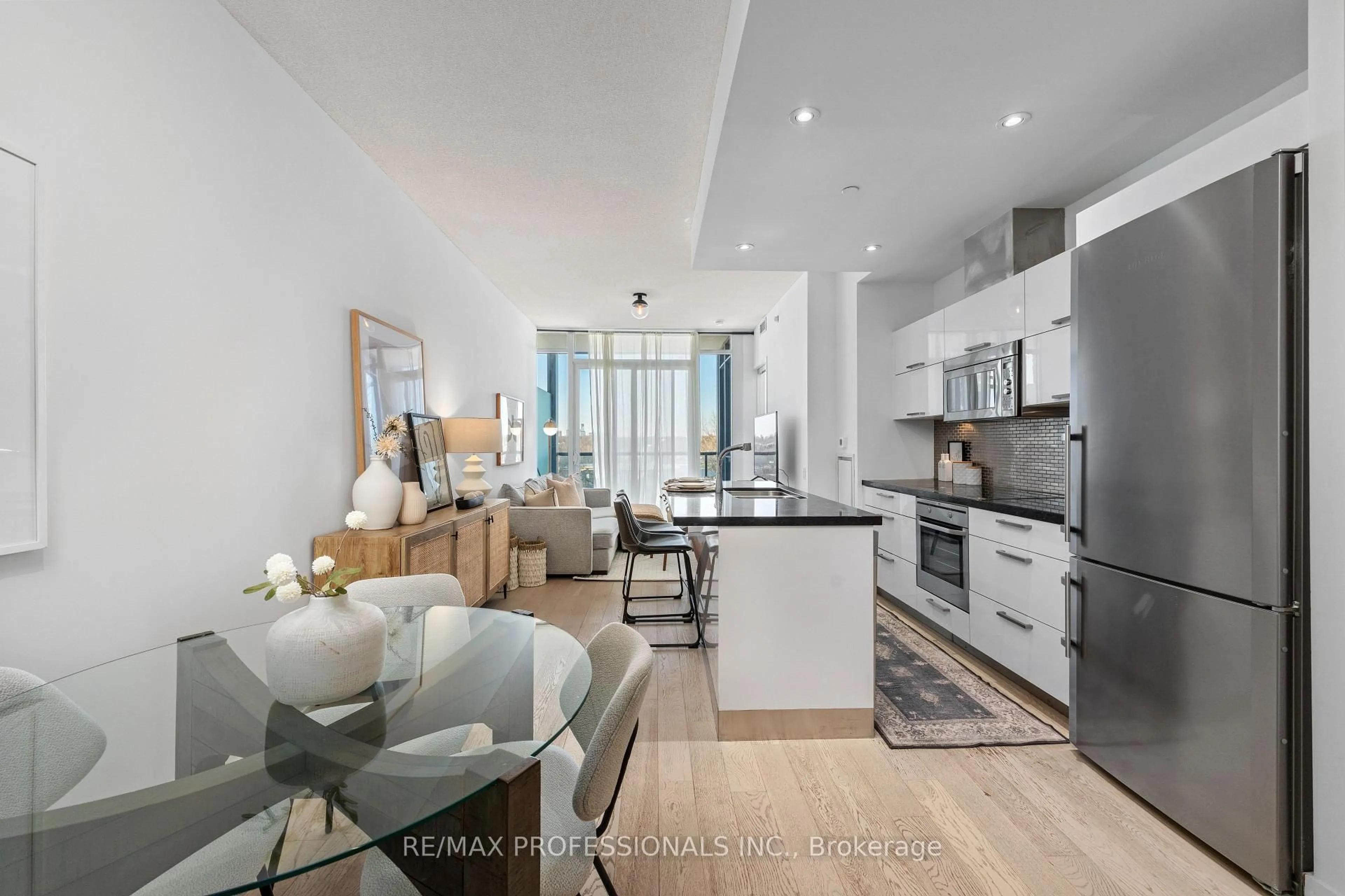 Open concept kitchen, unknown for 88 Park Lawn Rd #712, Toronto Ontario M8Y 0B5