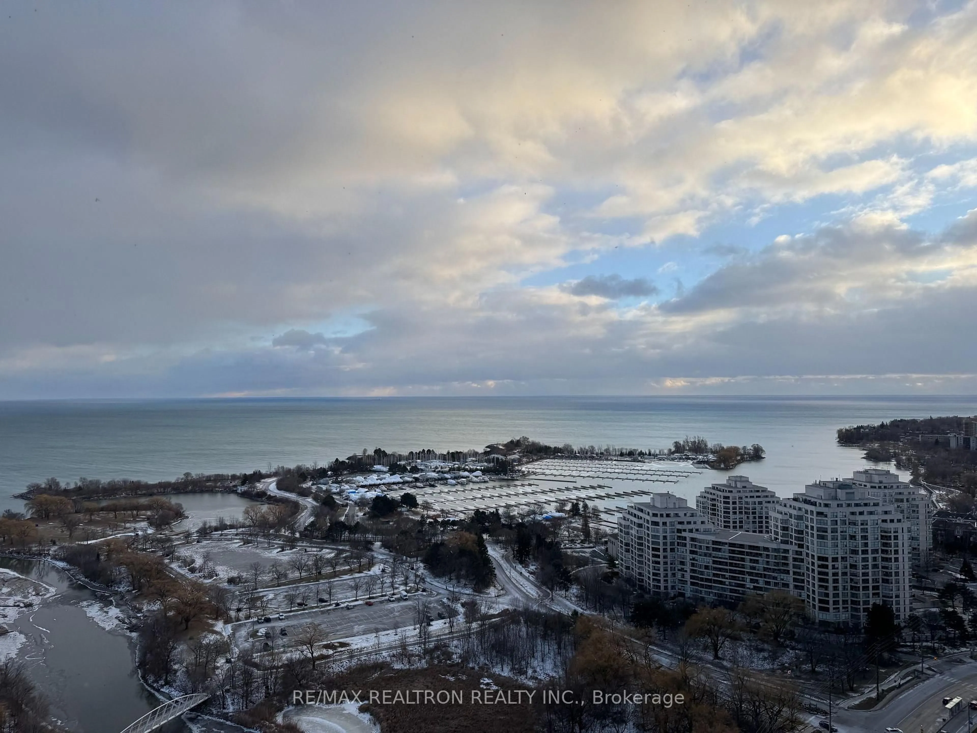 Blurry image for 2200 Lakeshore Blvd #3303, Toronto Ontario M8V 1A4