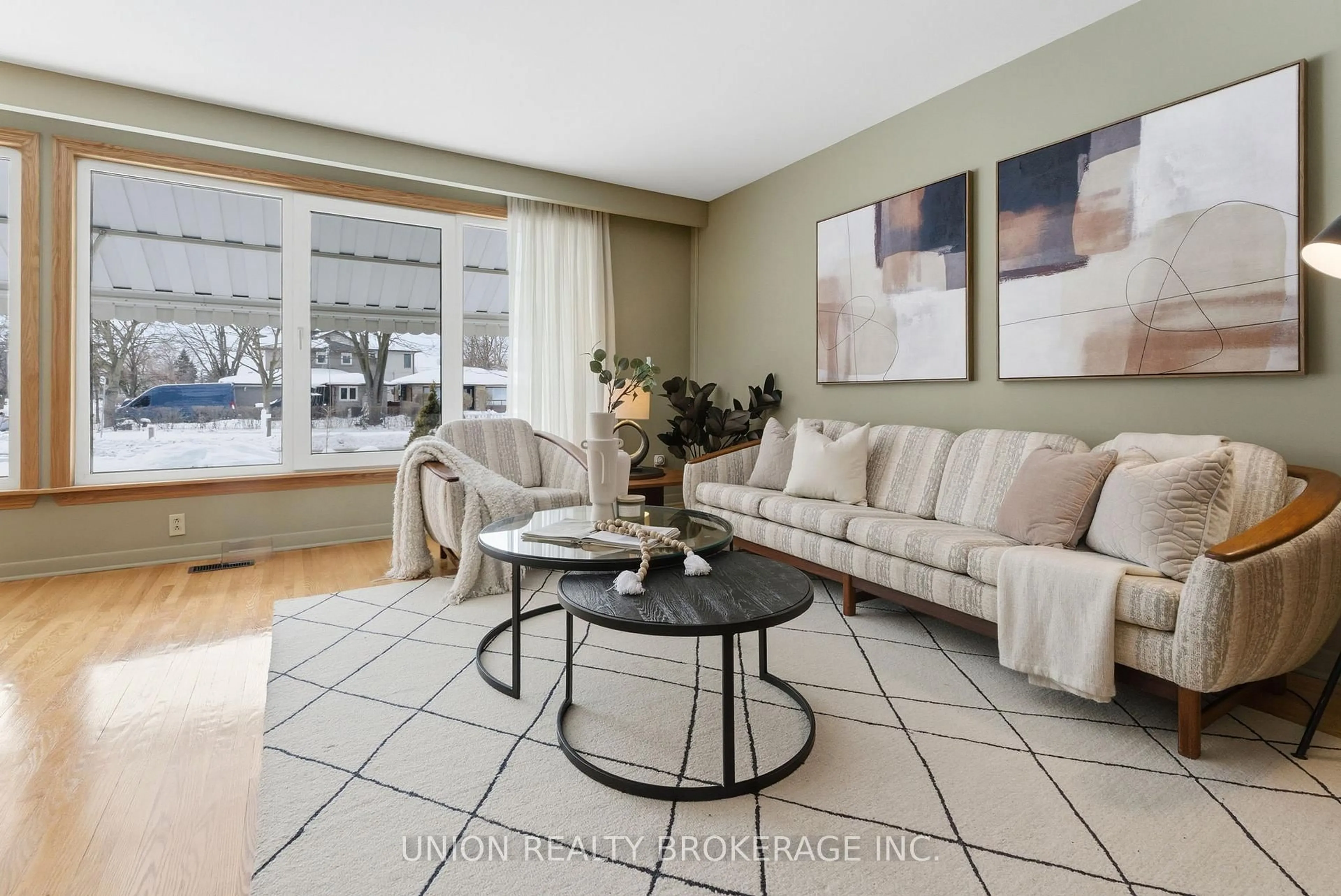 Living room with furniture, unknown for 107 Silverstone Dr, Toronto Ontario M9V 3G6