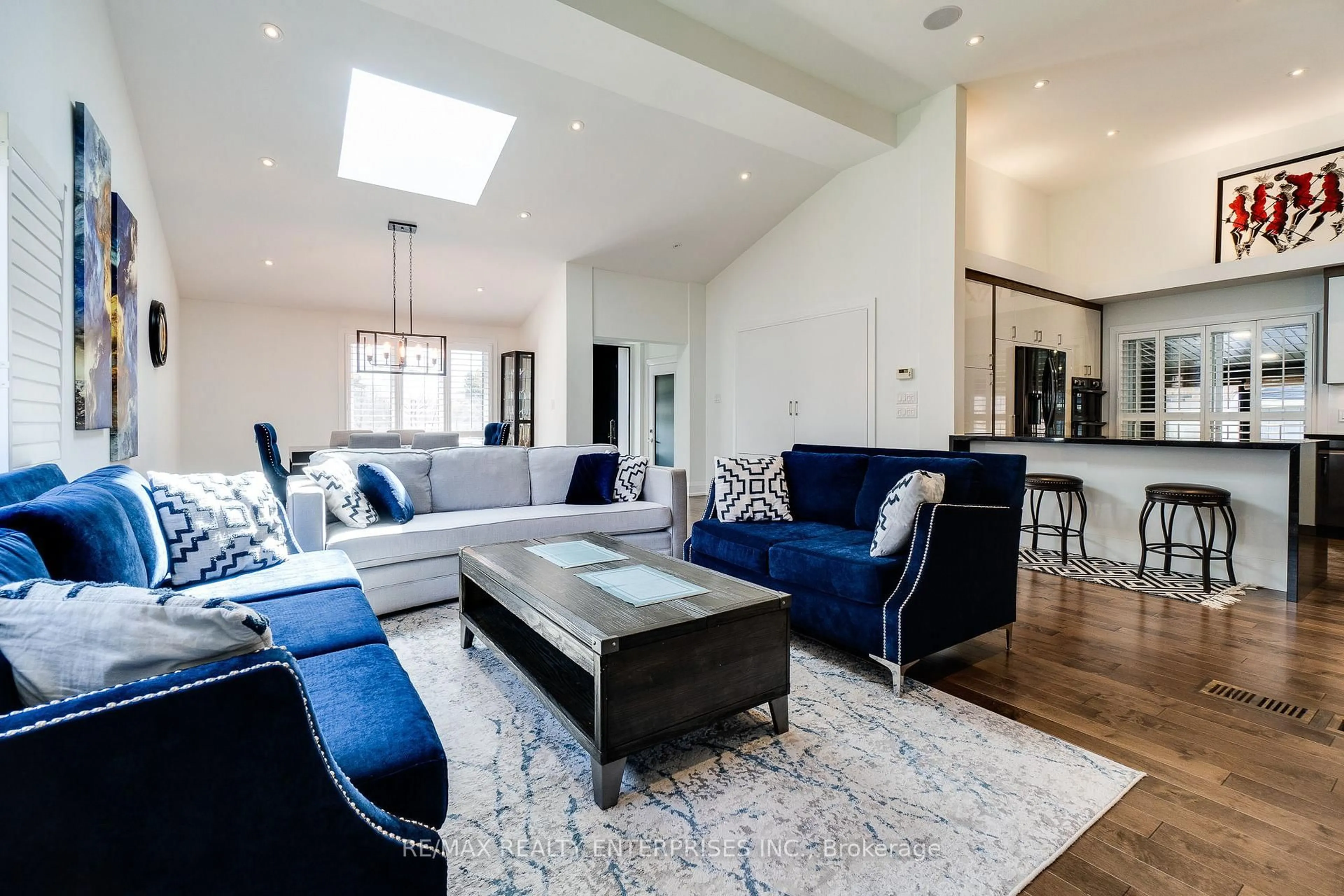 Living room with furniture, unknown for 4280 Flitter Crt, Mississauga Ontario L5L 2H8