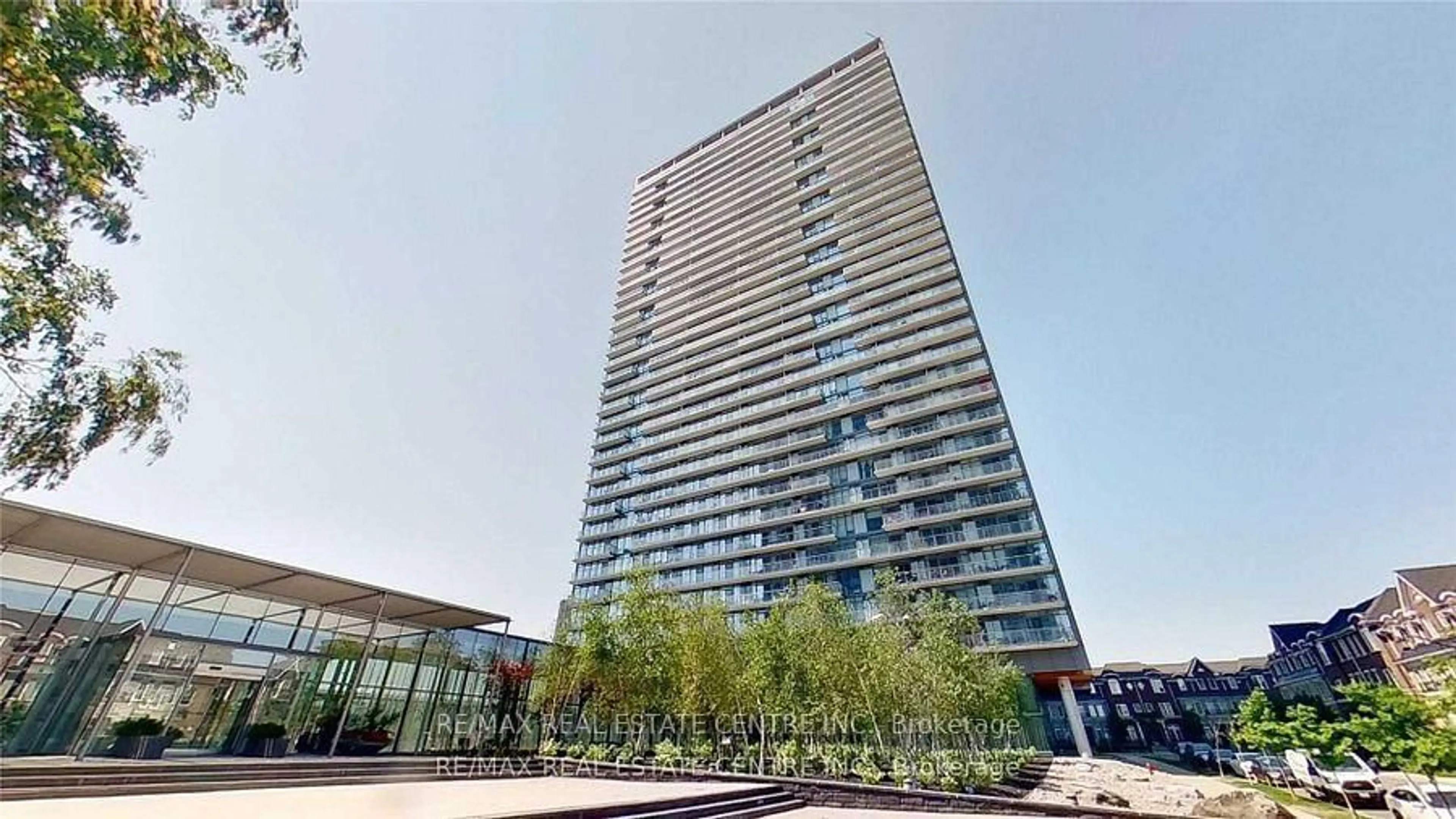 Indoor foyer for 105 The Queensway #1010, Toronto Ontario M6S 5B5
