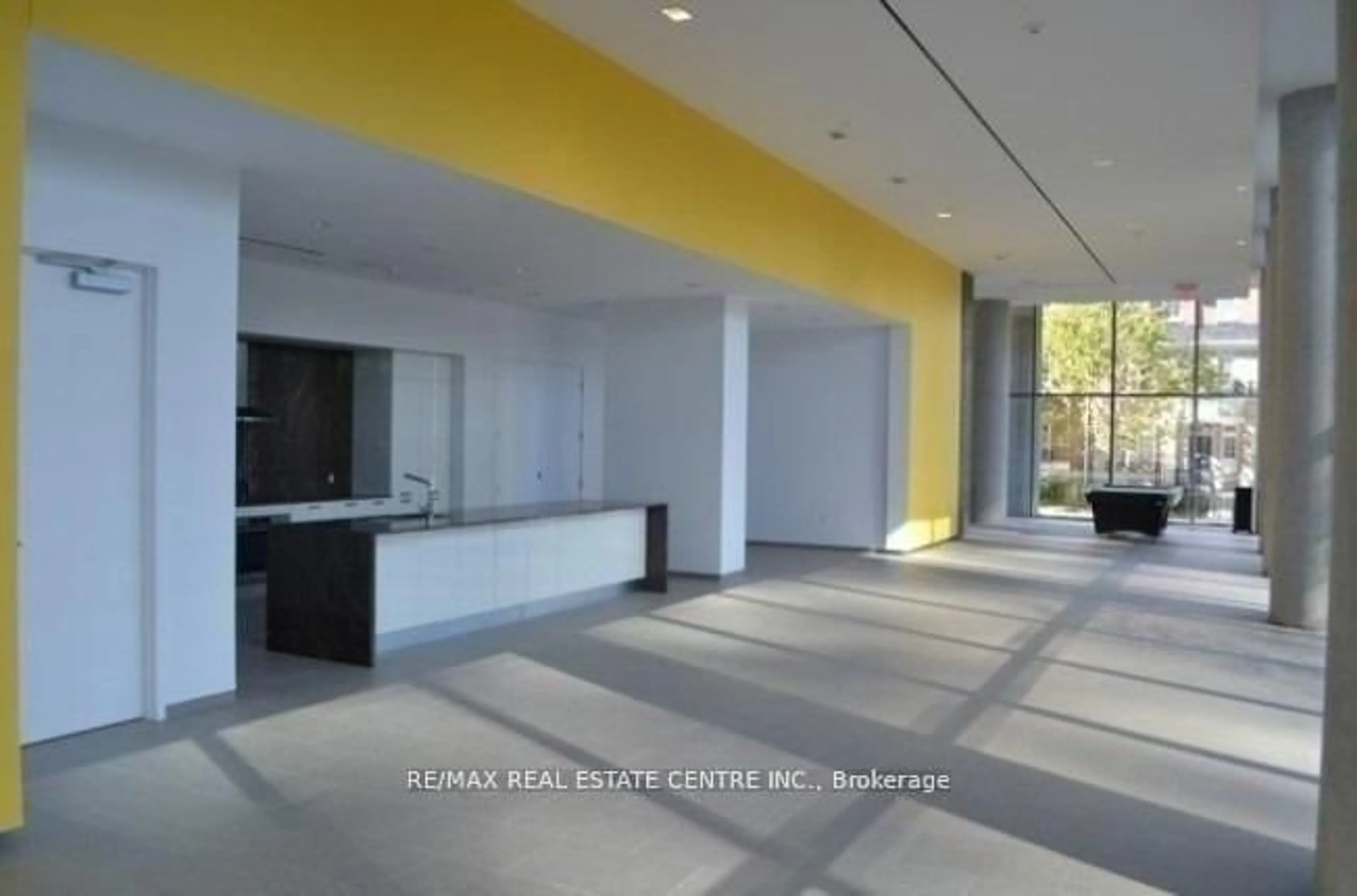 Indoor foyer for 105 The Queensway #1010, Toronto Ontario M6S 5B5