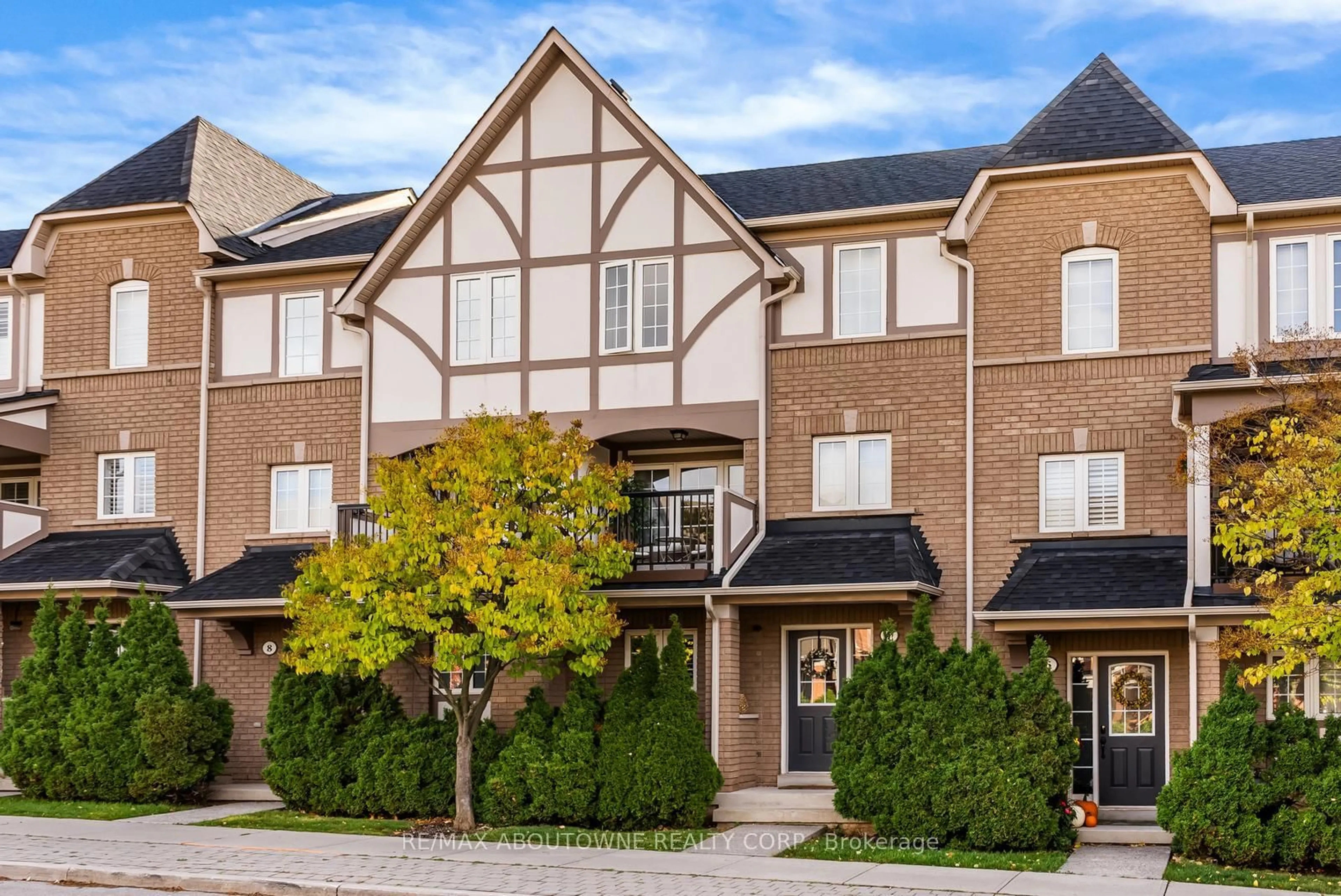 Home with brick exterior material, street for 2321 Parkhaven Blvd #7, Oakville Ontario L6H 7S3