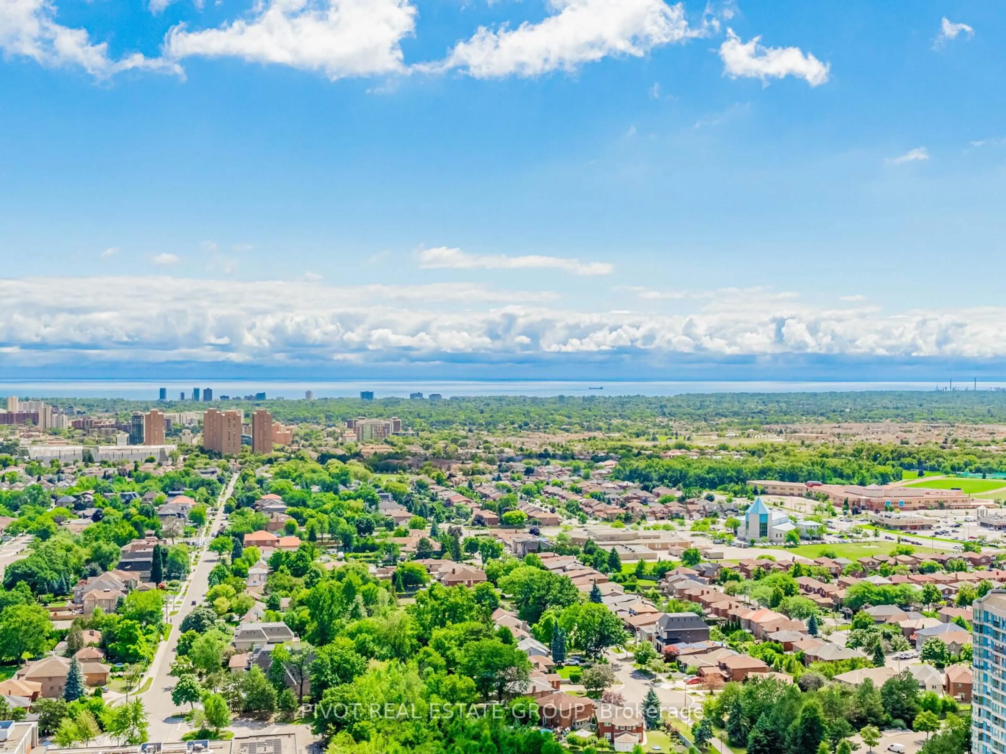 A pic from outside/outdoor area/front of a property/back of a property/a pic from drone, water/lake/river/ocean view for 135 City Centre Dr #UPH01, Mississauga Ontario L5B 1M7