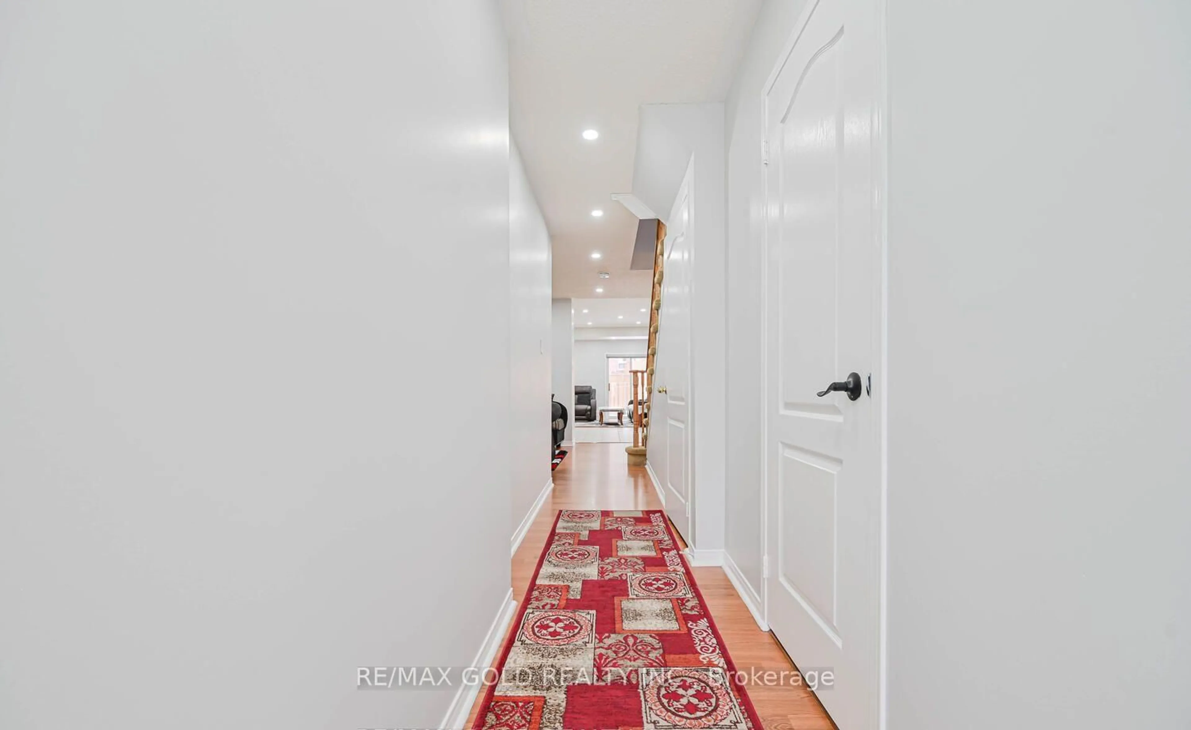 Indoor foyer for 12 Rockrose Dr, Brampton Ontario L6R 2Z6