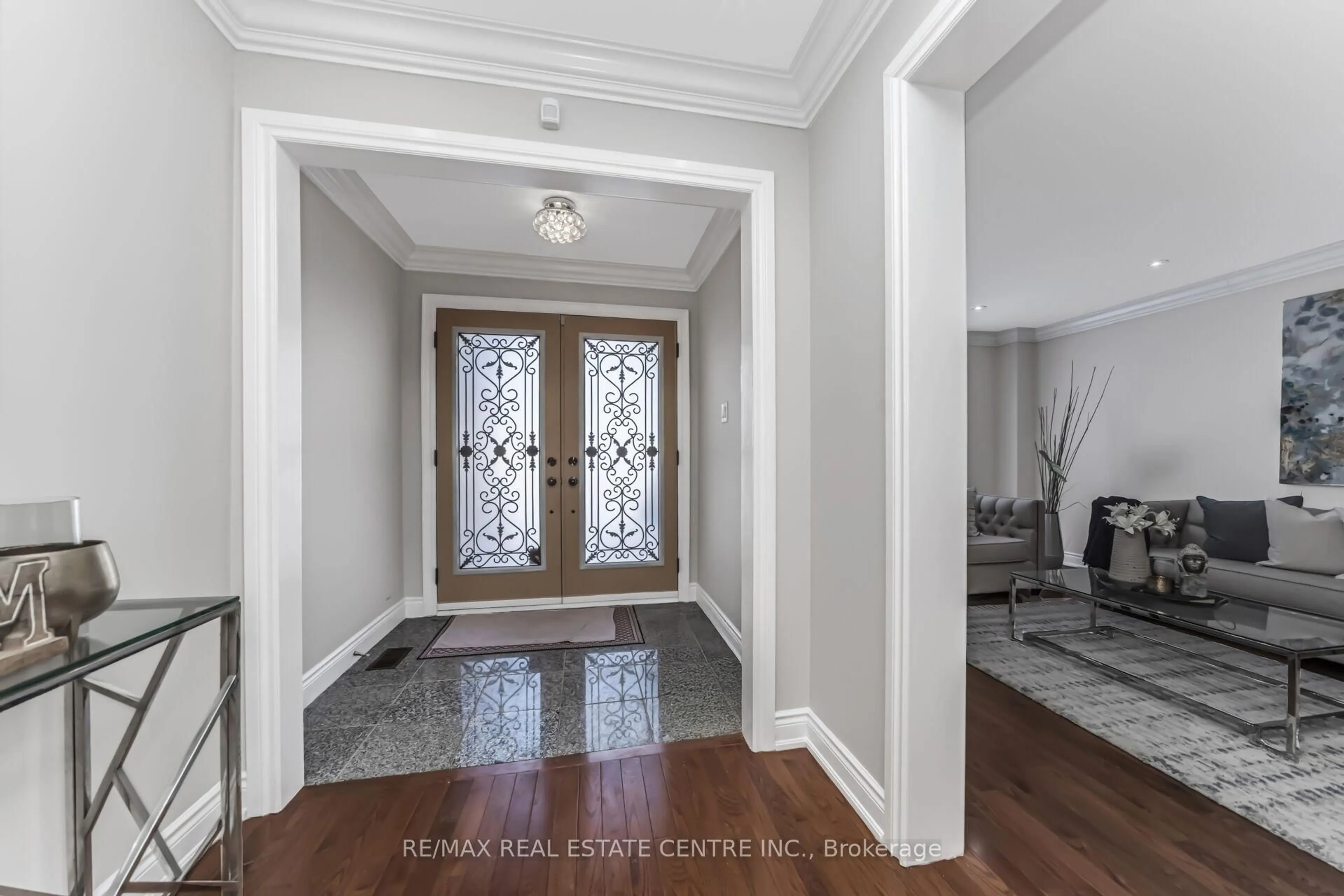 Indoor entryway for 11 Moorehead Cres, Brampton Ontario L6Z 4K6