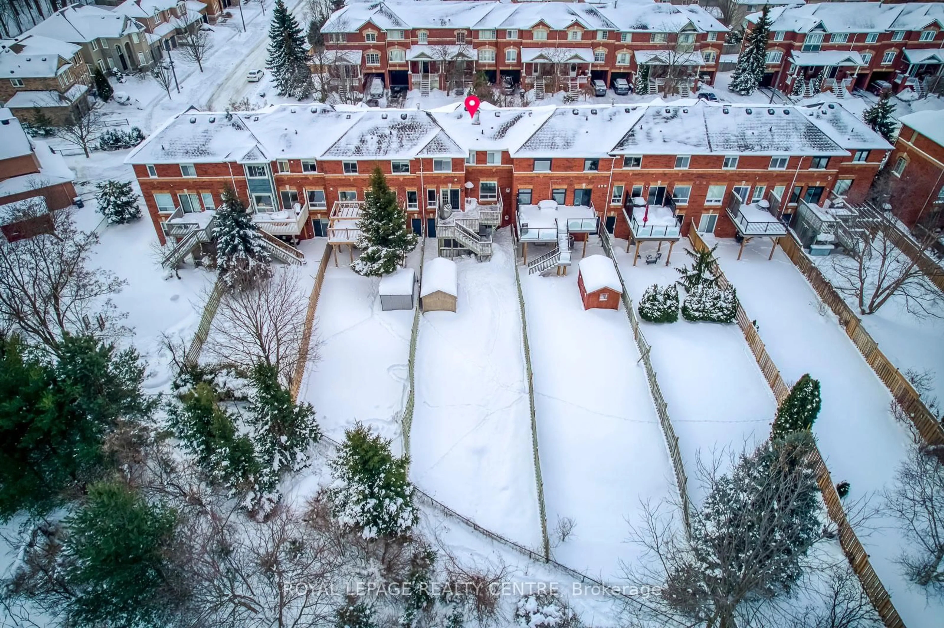 A pic from outside/outdoor area/front of a property/back of a property/a pic from drone, unknown for 1588 Woodhenge Way, Mississauga Ontario L5N 7T1
