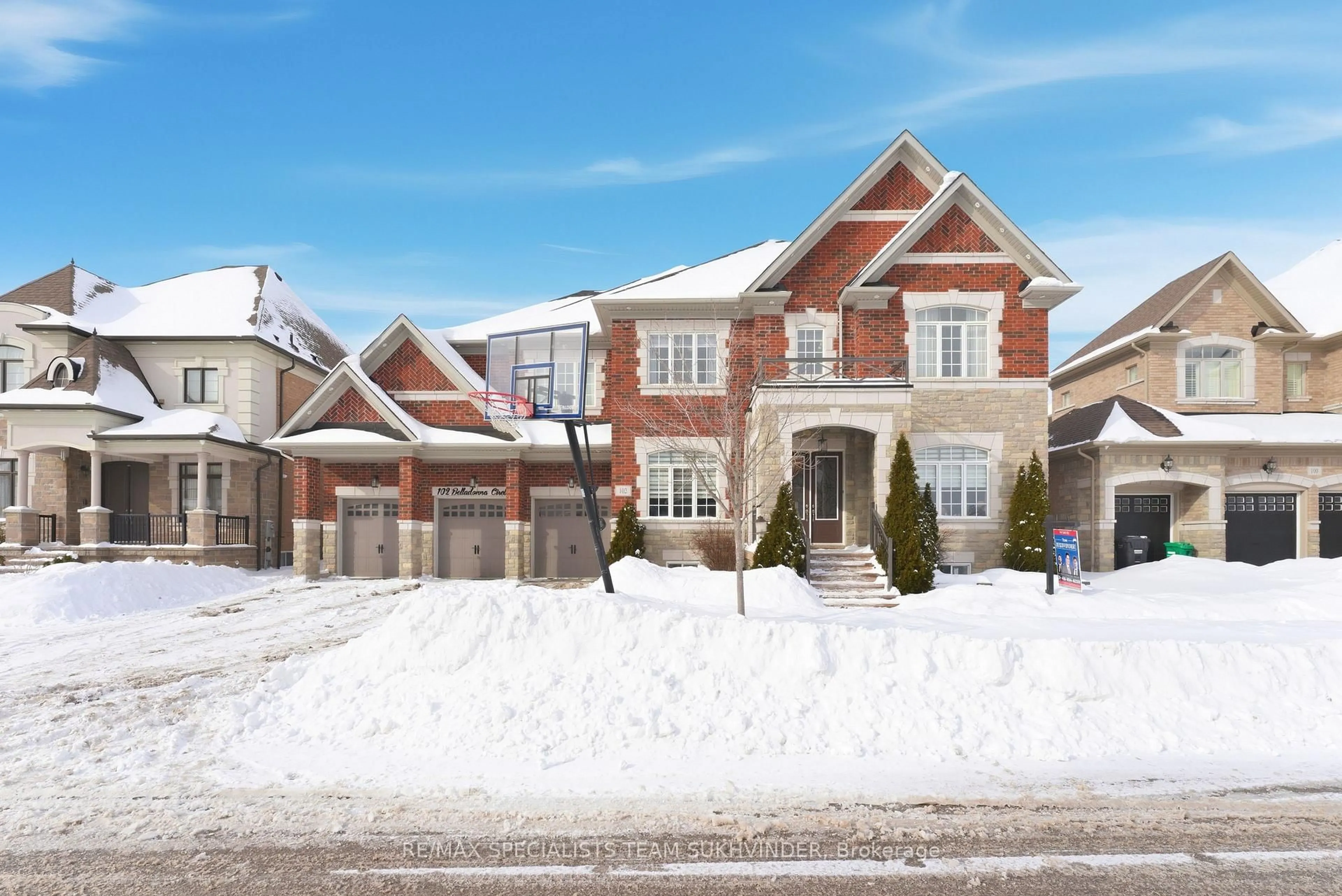 Home with brick exterior material, street for 102 Belladonna Circ, Brampton Ontario L6P 4B6