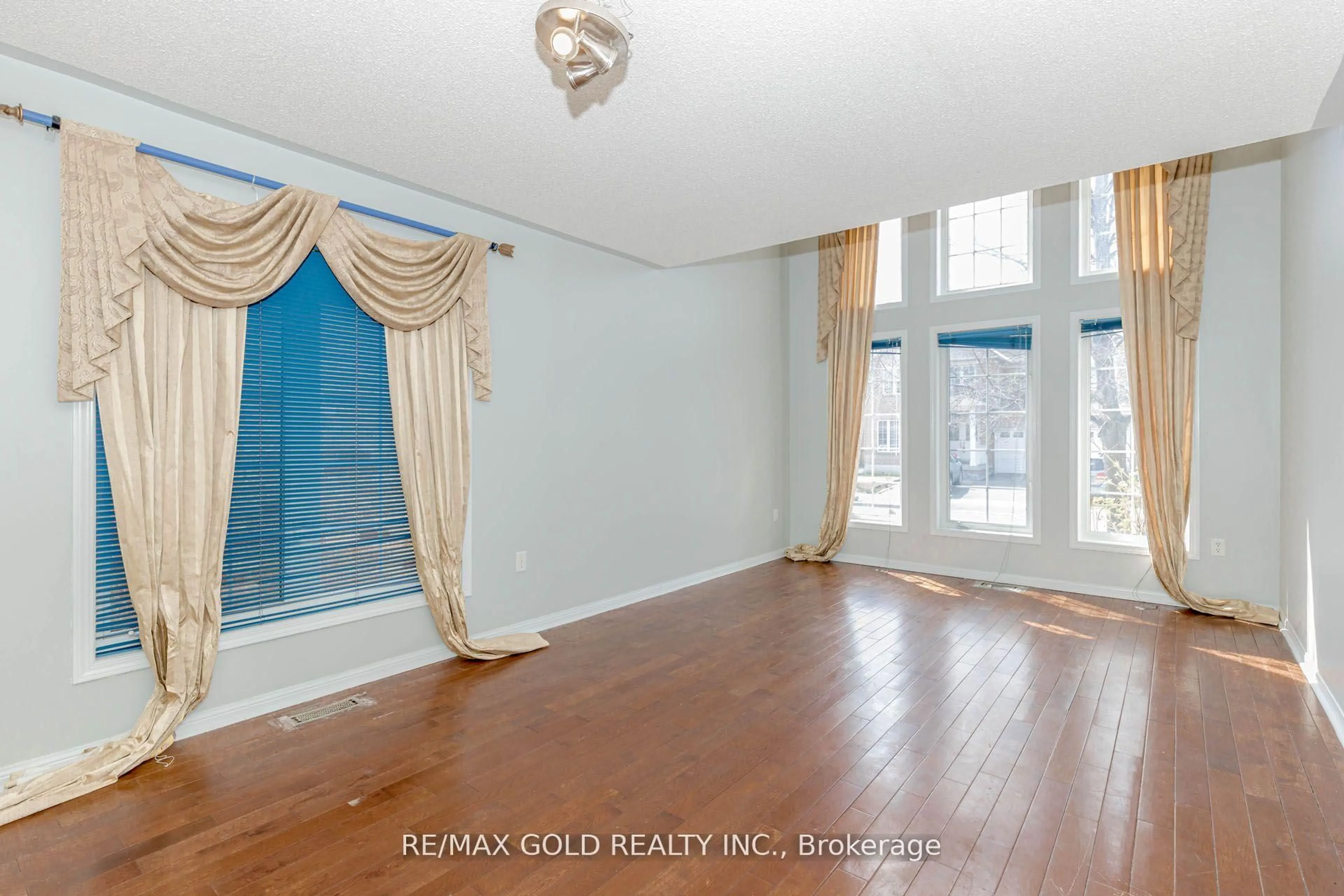 A pic of a room for 6 Wonder Way, Brampton Ontario L6P 1E9