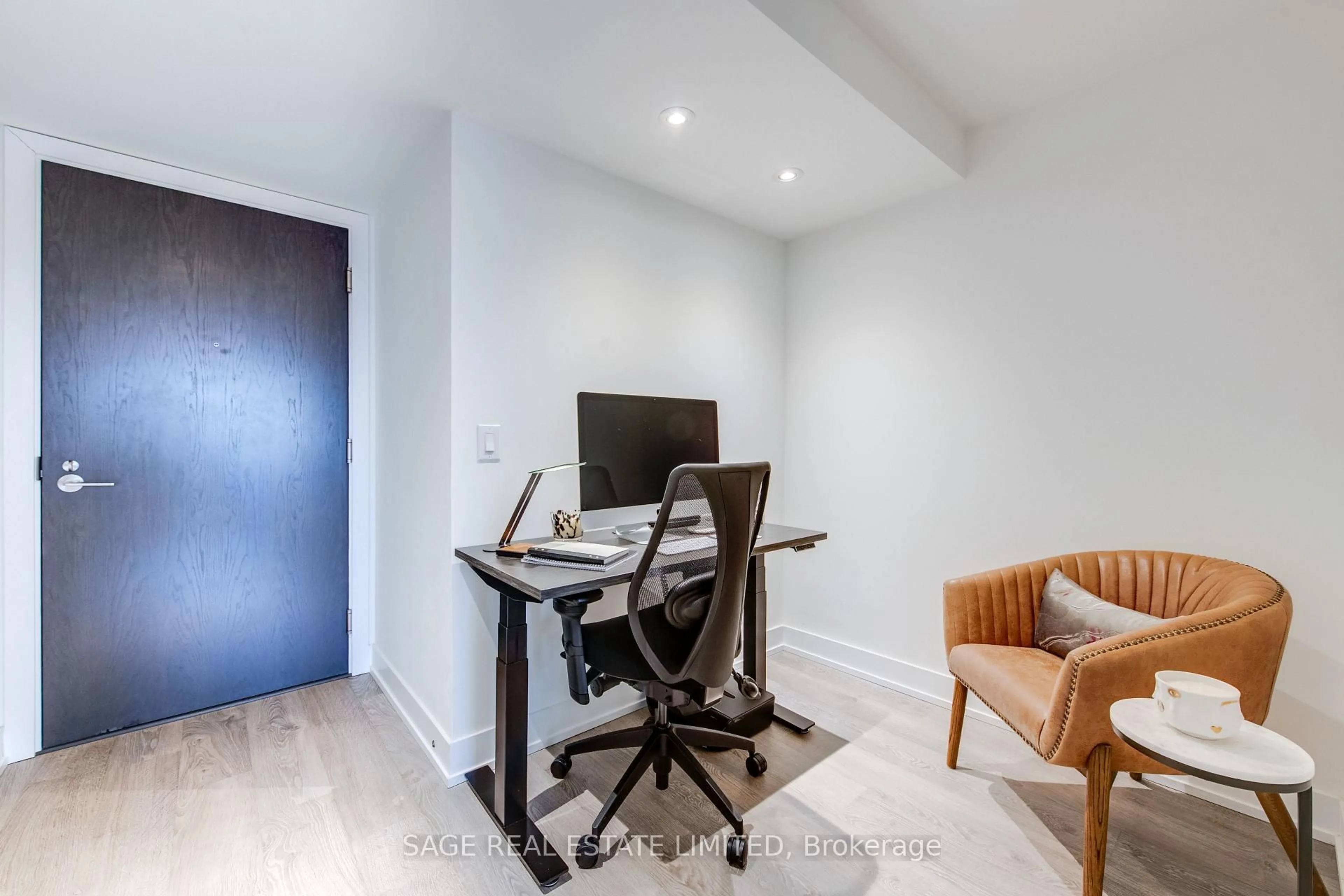 A pic of a room for 5 Mabelle Ave #834, Toronto Ontario M9A 0C8