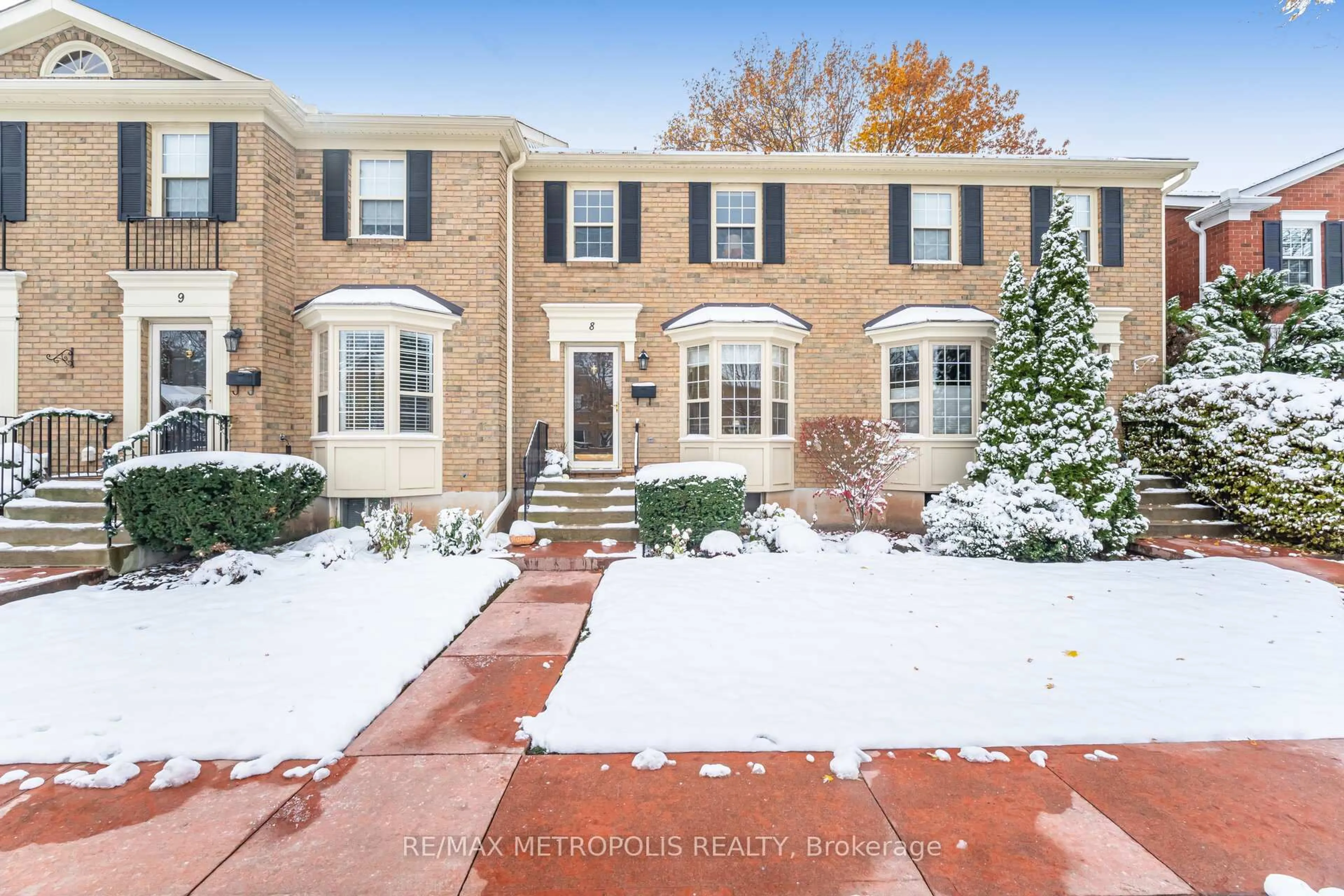 Unknown for 2390 Woodward Ave #8, Burlington Ontario L7R 1T9