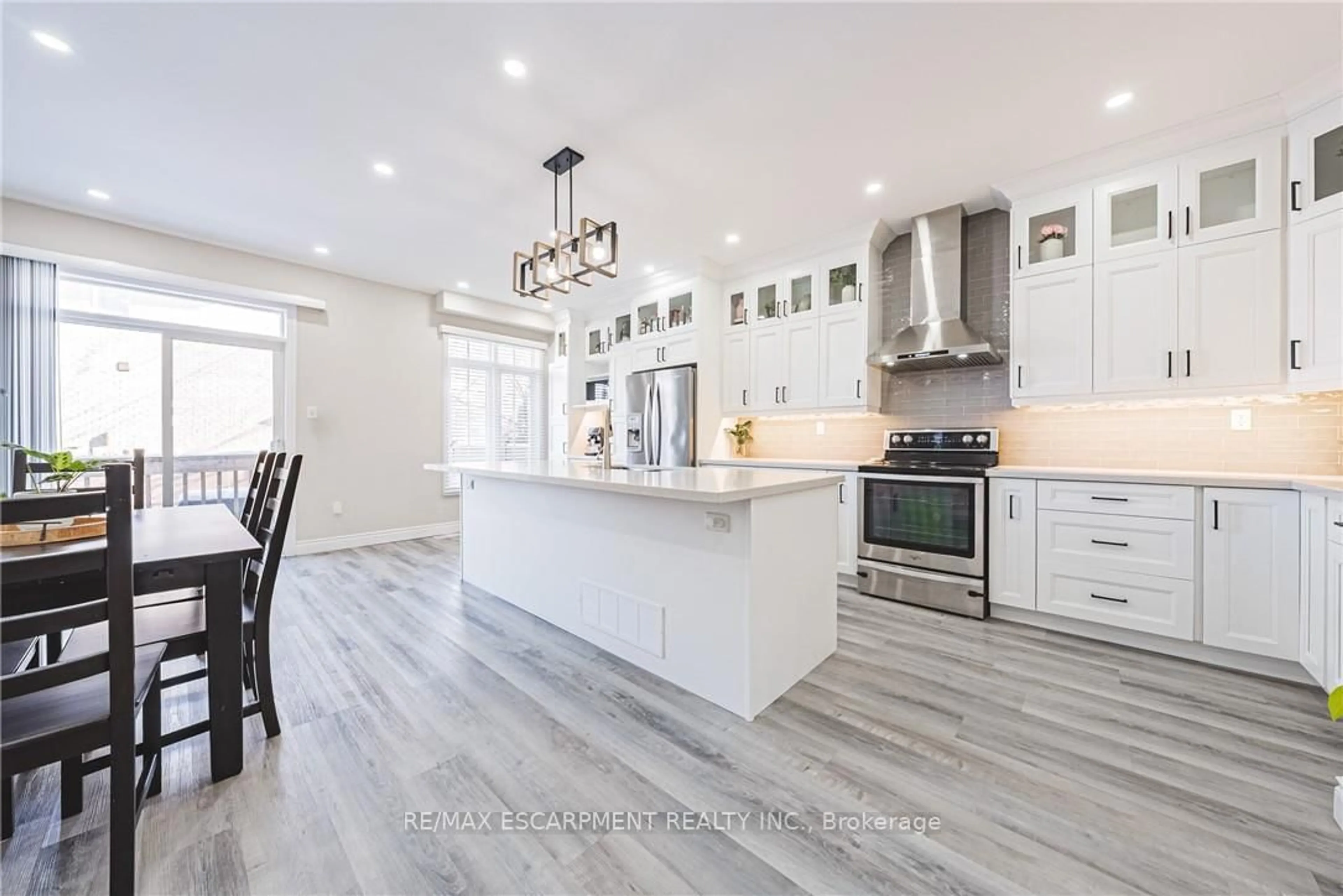 Open concept kitchen, unknown for 66 Deepcoral Crt, Brampton Ontario L6V 4P7