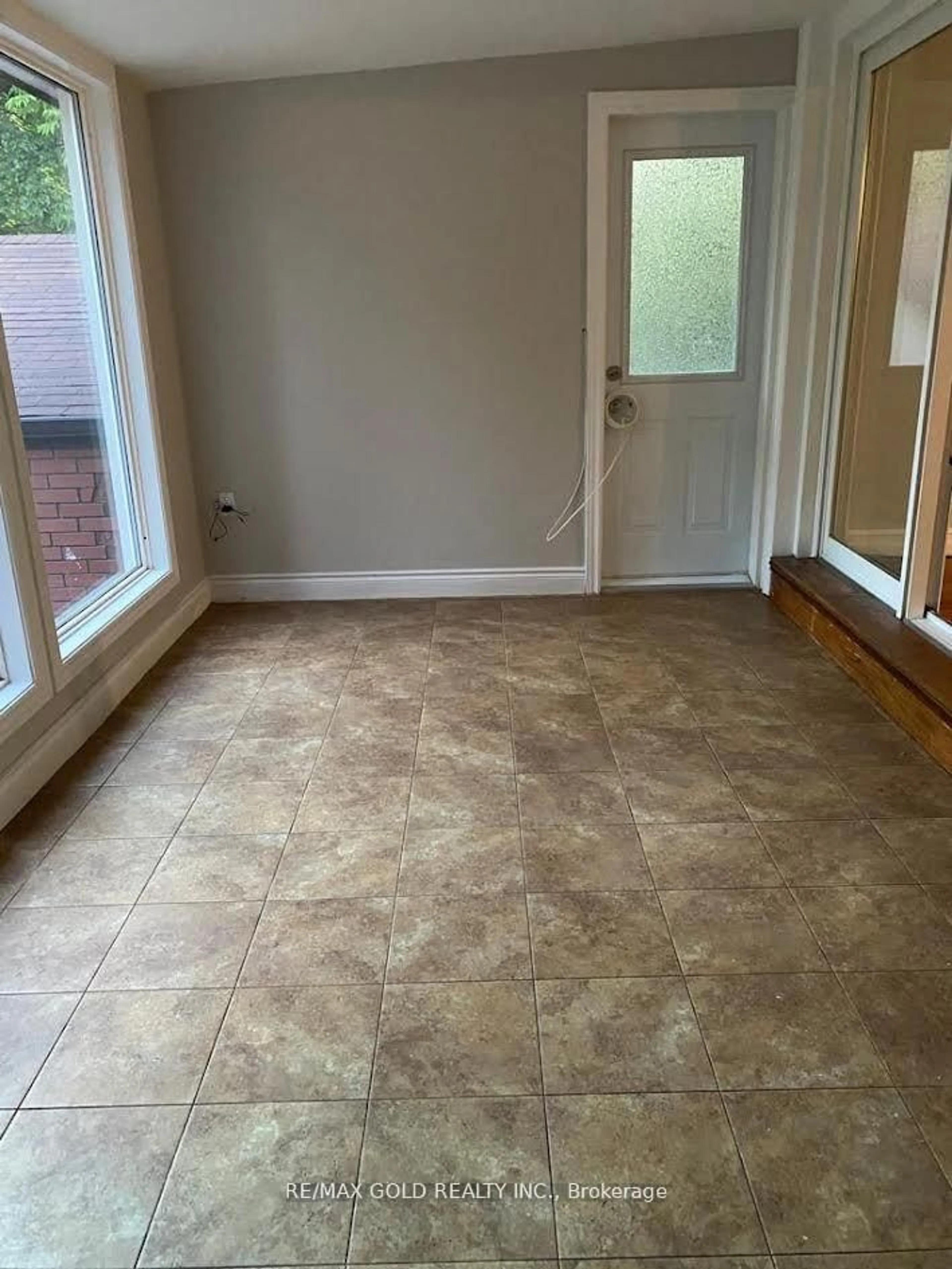 Unknown for 1033 Sixth Line, Oakville Ontario L6H 1W6