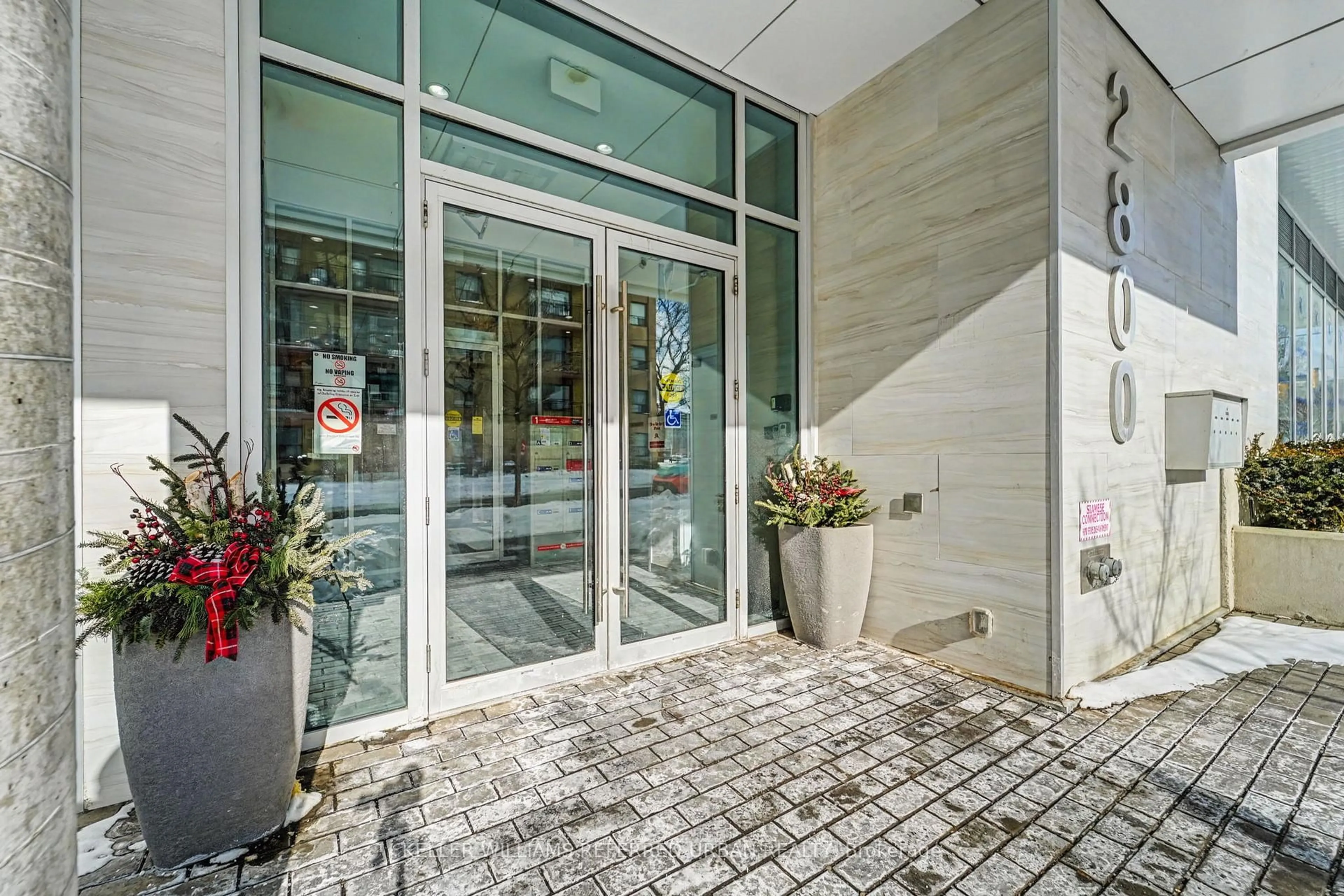 Indoor foyer for 2800 Keele St #309, Toronto Ontario M3M 0B8