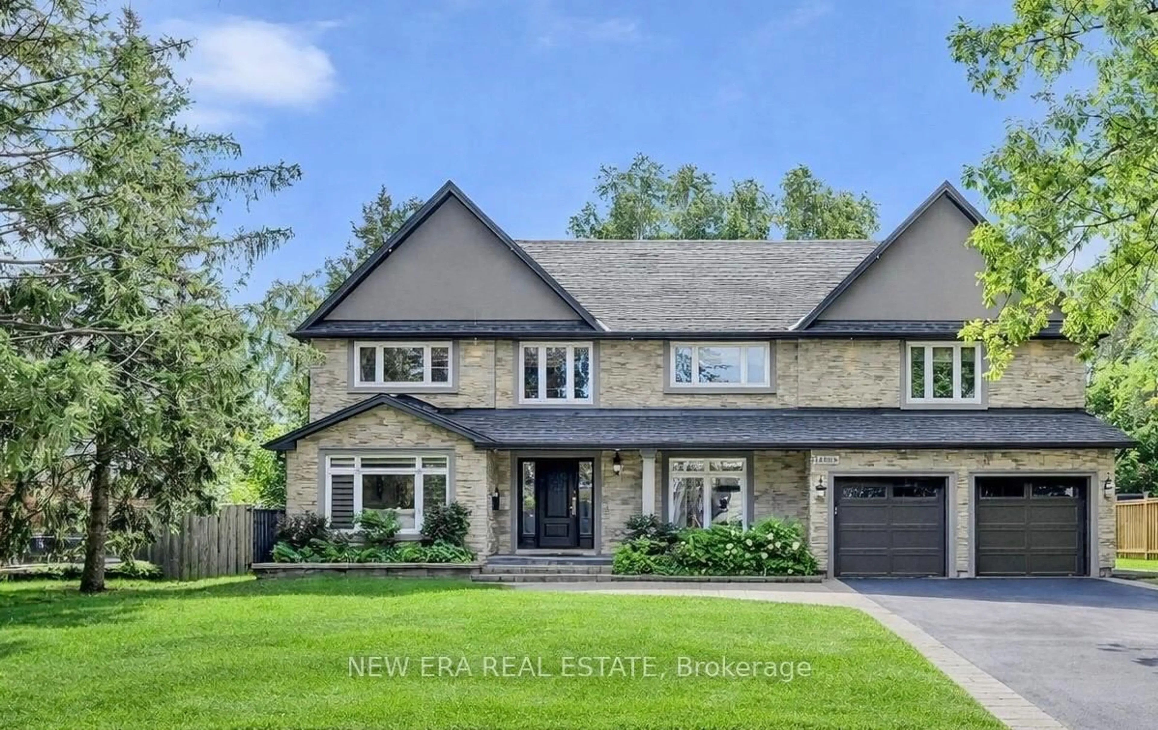 Home with brick exterior material, street for 2068 Mississauga Rd, Mississauga Ontario L5H 2K6