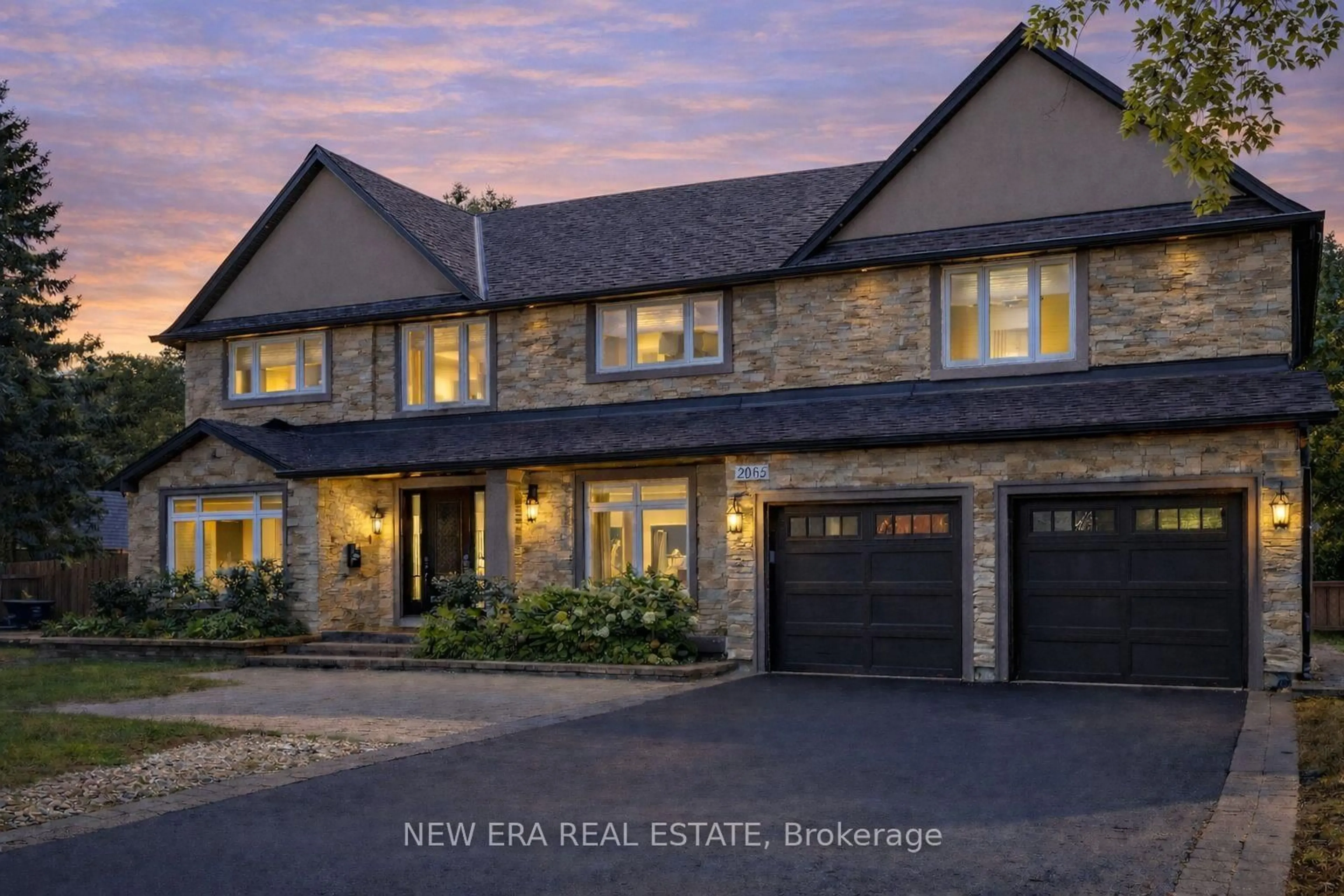 Home with brick exterior material, street for 2068 Mississauga Rd, Mississauga Ontario L5H 2K6