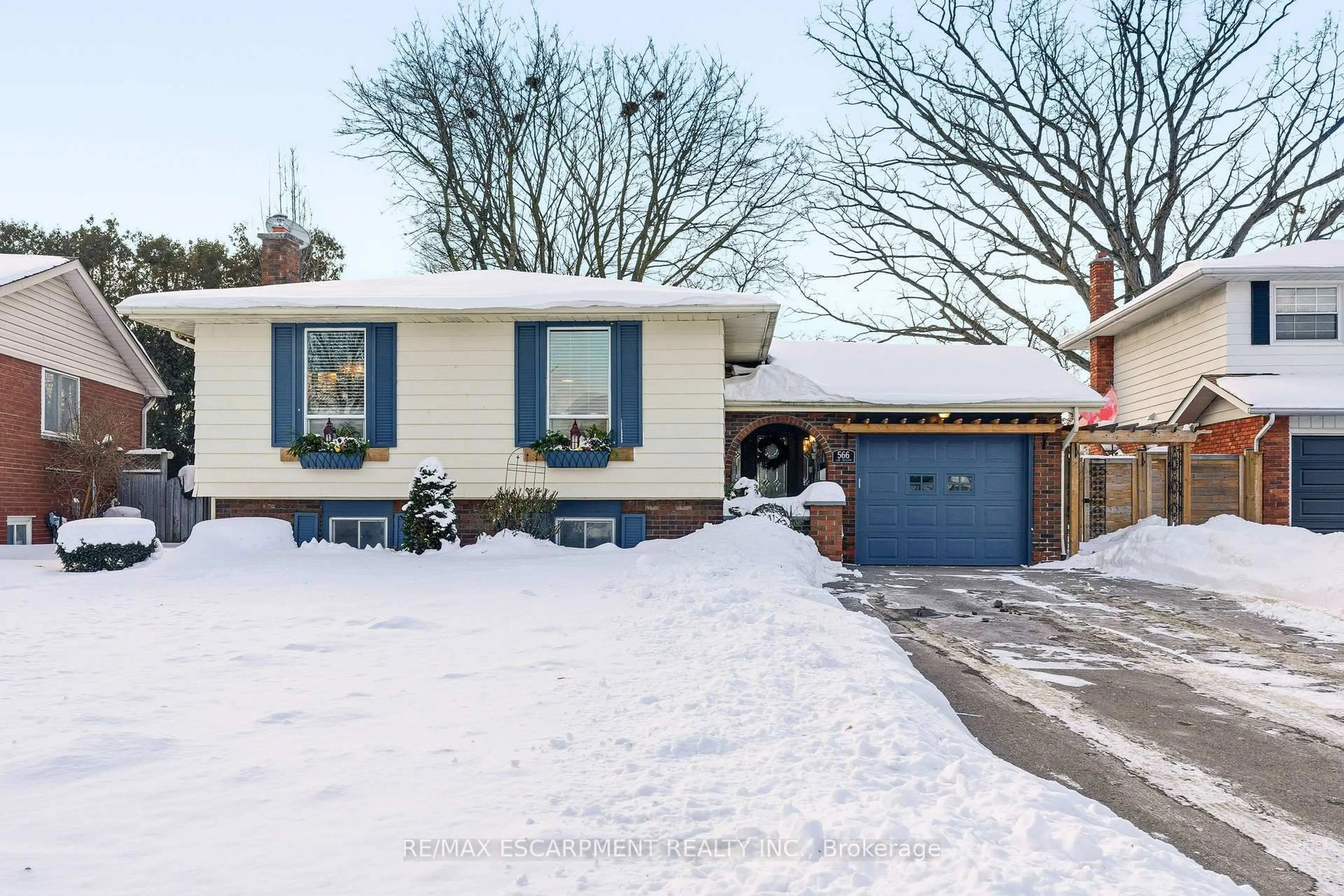 Unknown for 566 Lani Cres, Burlington Ontario L7N 2Y4