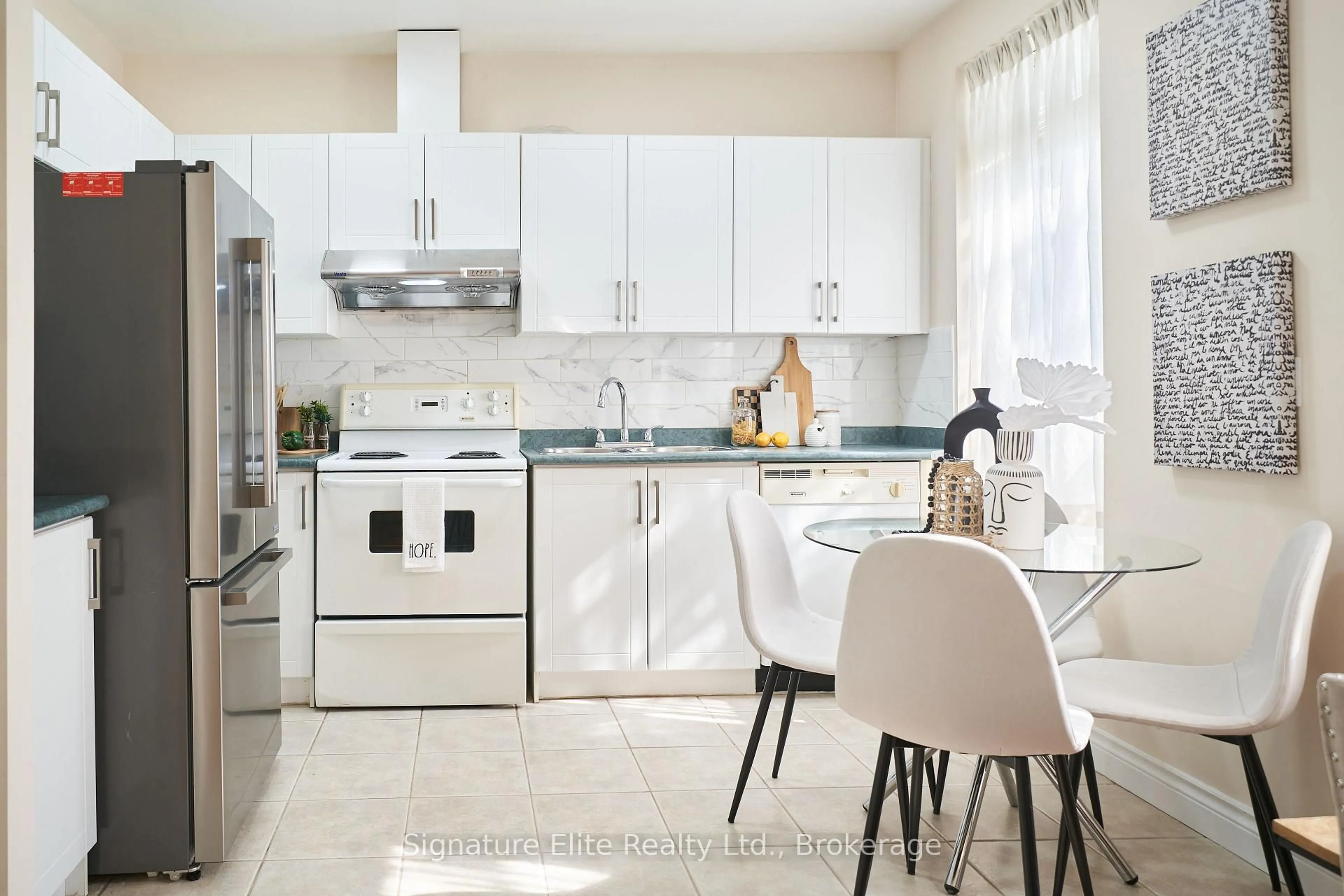 Open concept kitchen, ceramic/tile floor for 2874 Keele St #205, Toronto Ontario M3M 3C4