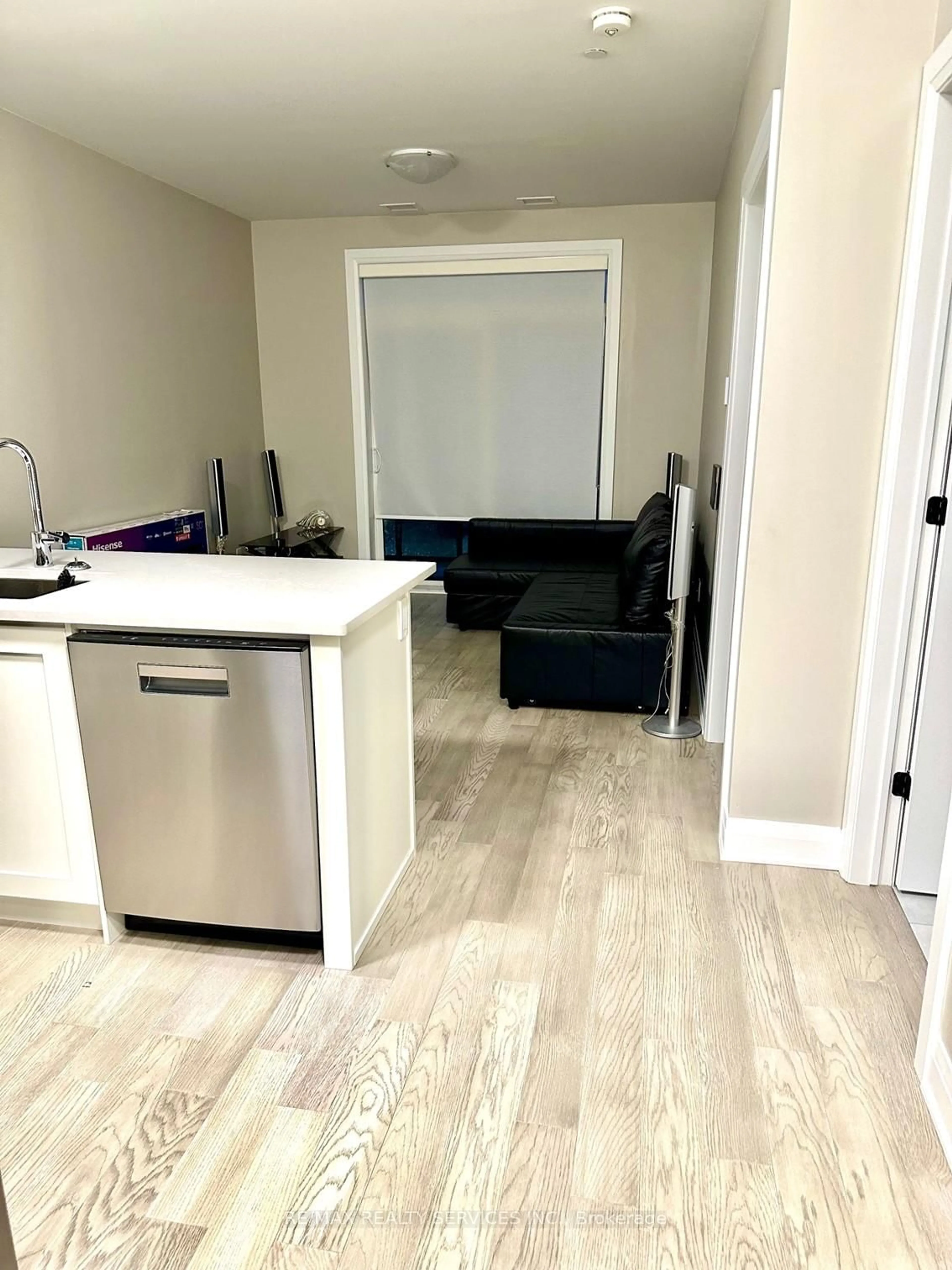 A pic of a room for 50 Kaitting Tr #403, Oakville Ontario L6M 5N3