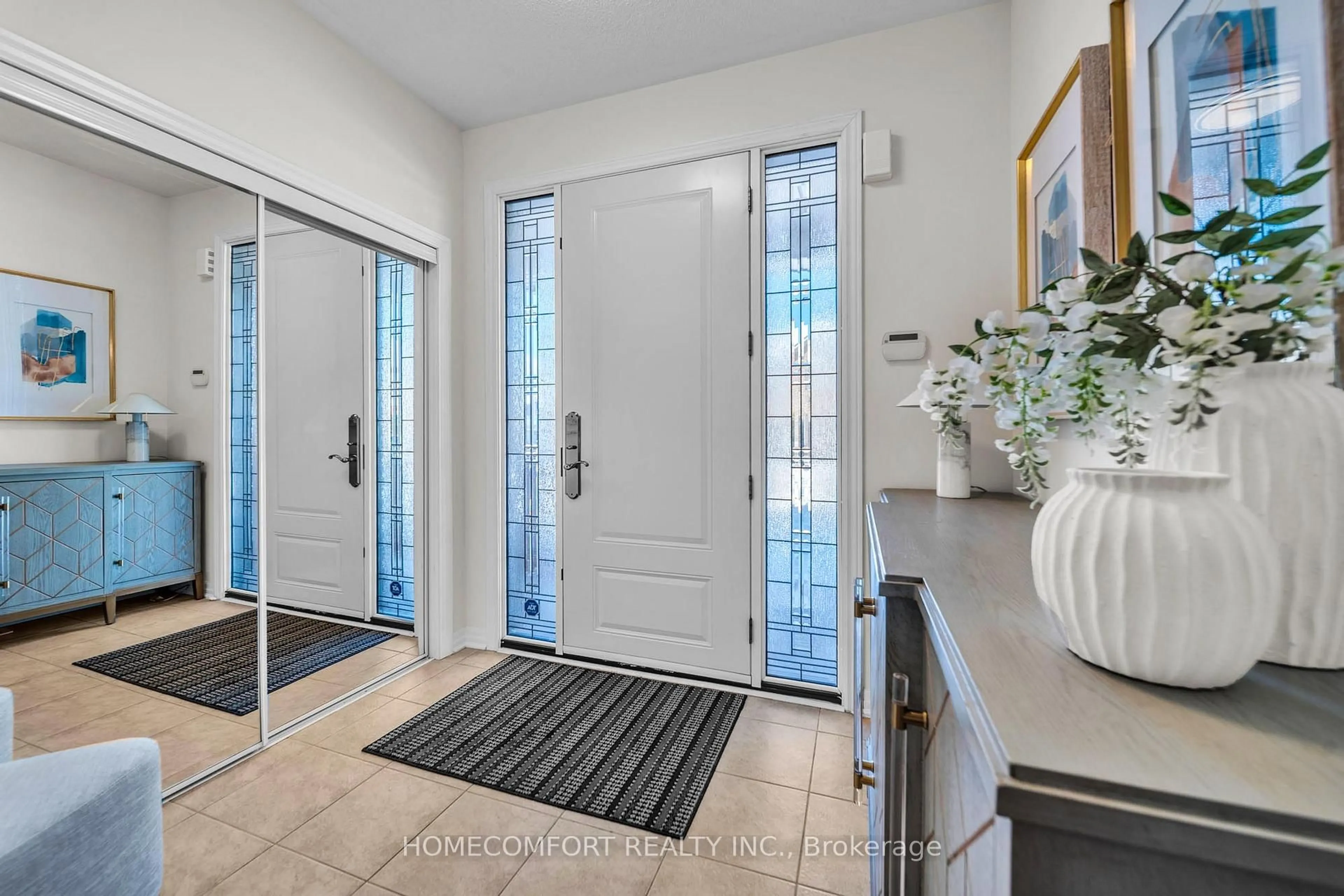 Indoor entryway for 450 Grenke Pl, Milton Ontario L9T 7T6