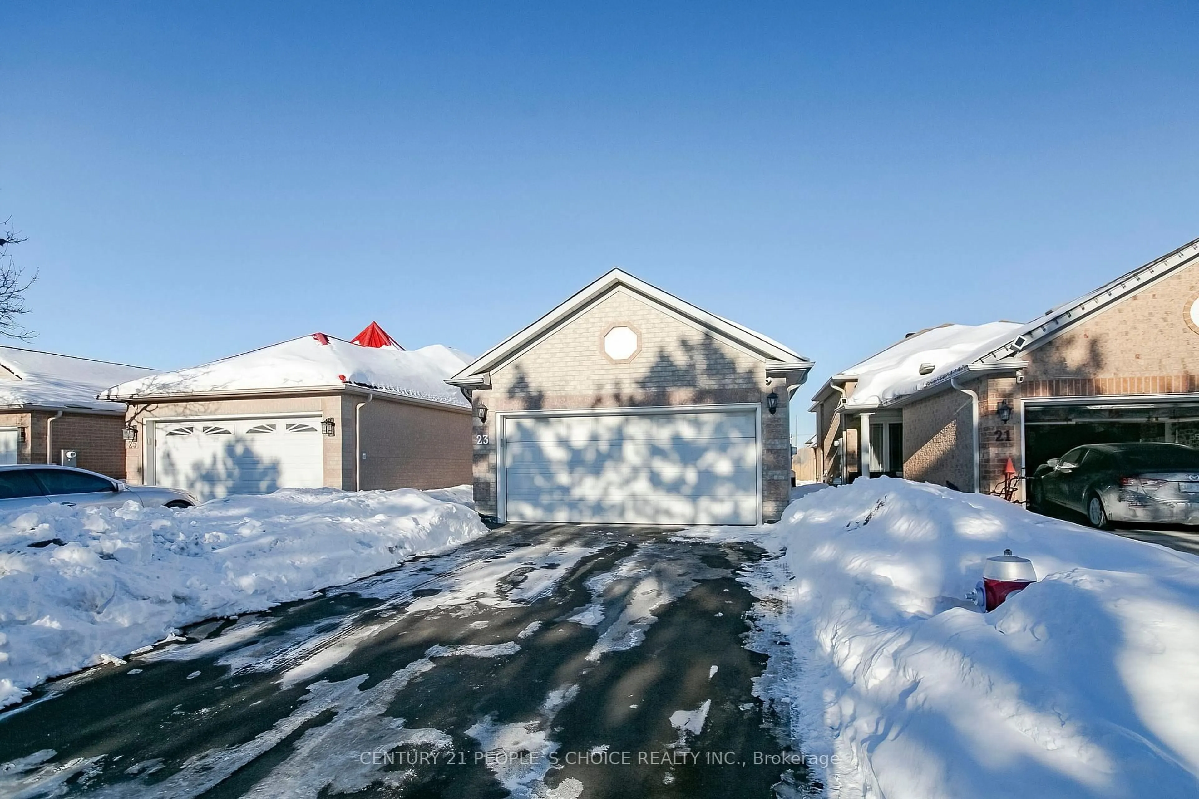 A pic from outside/outdoor area/front of a property/back of a property/a pic from drone, street for 23 Silkwood Cres, Brampton Ontario L6X 4L1