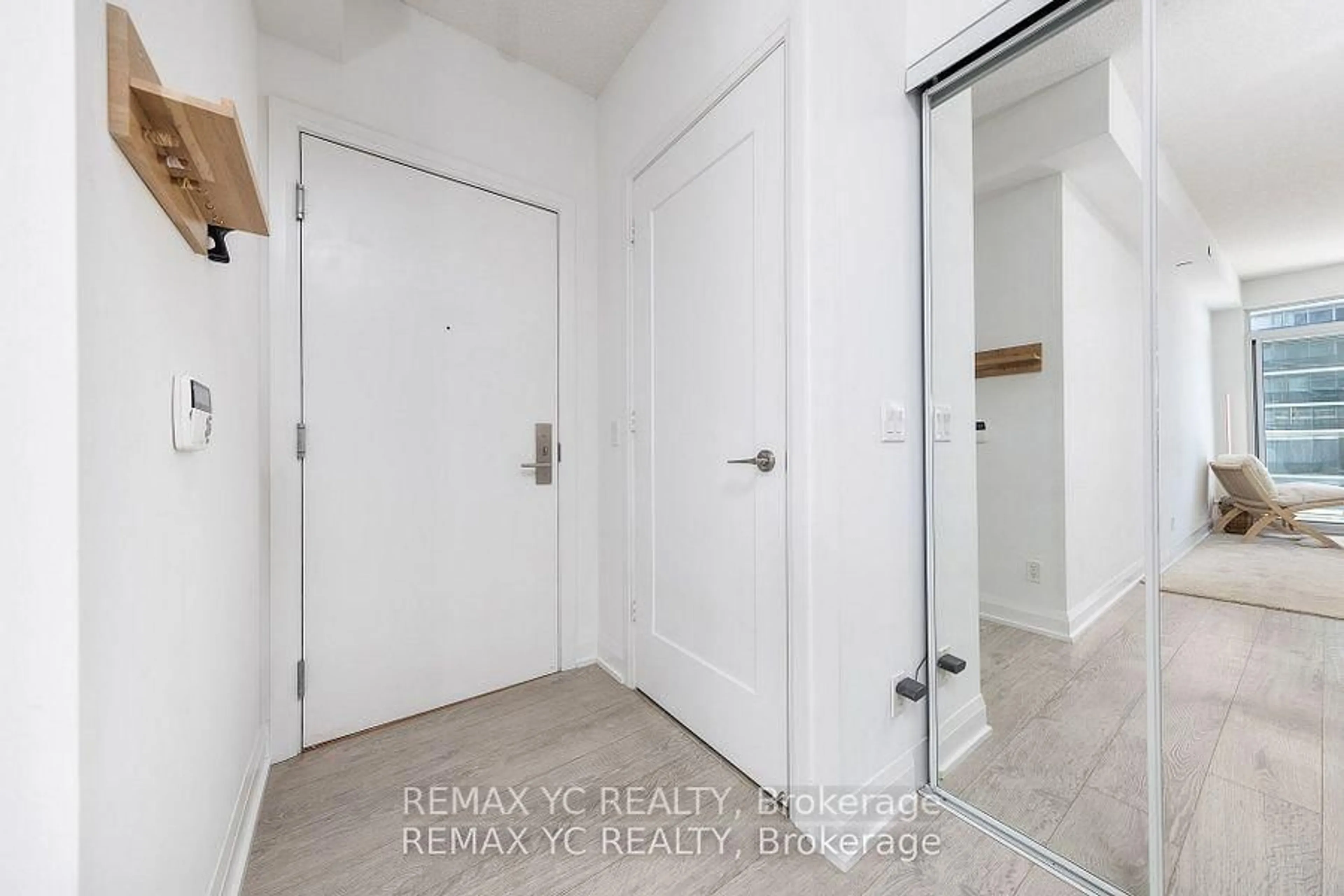 Indoor entryway for 56 Annie Craig Dr #3904, Toronto Ontario M8V 0C8