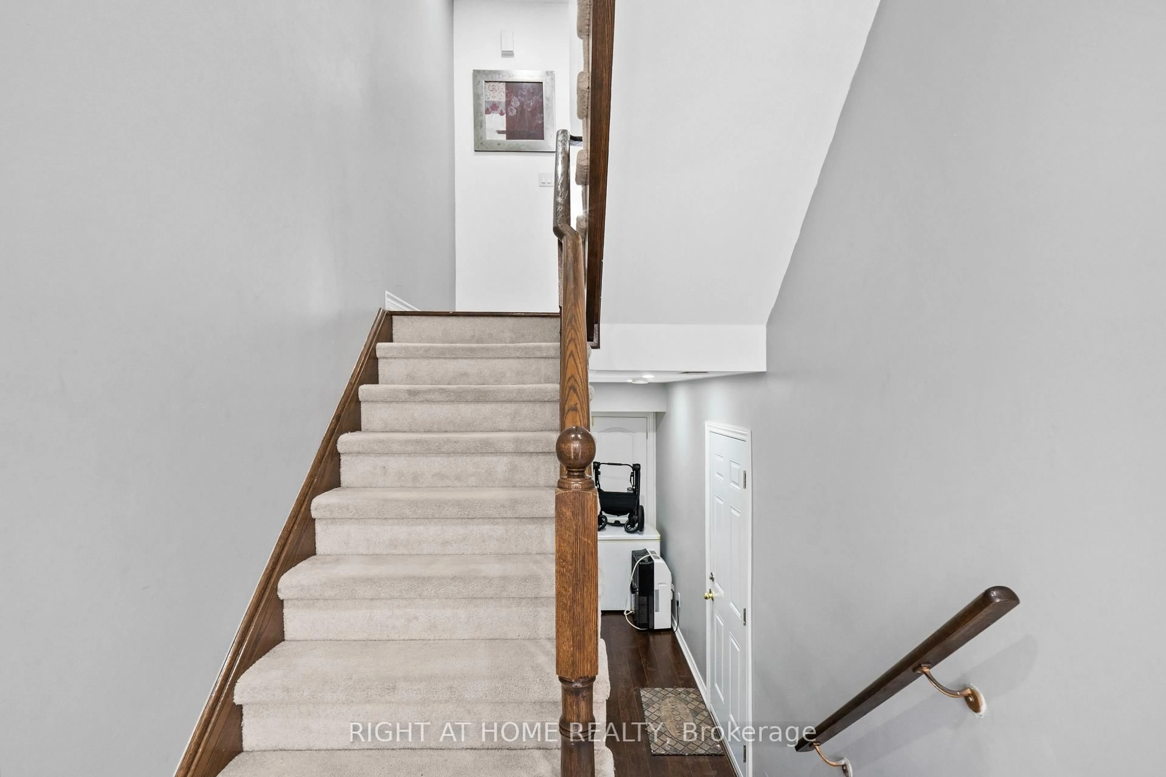 Stairs for 9 Magdalene Cres, Brampton Ontario L6Z 0B4