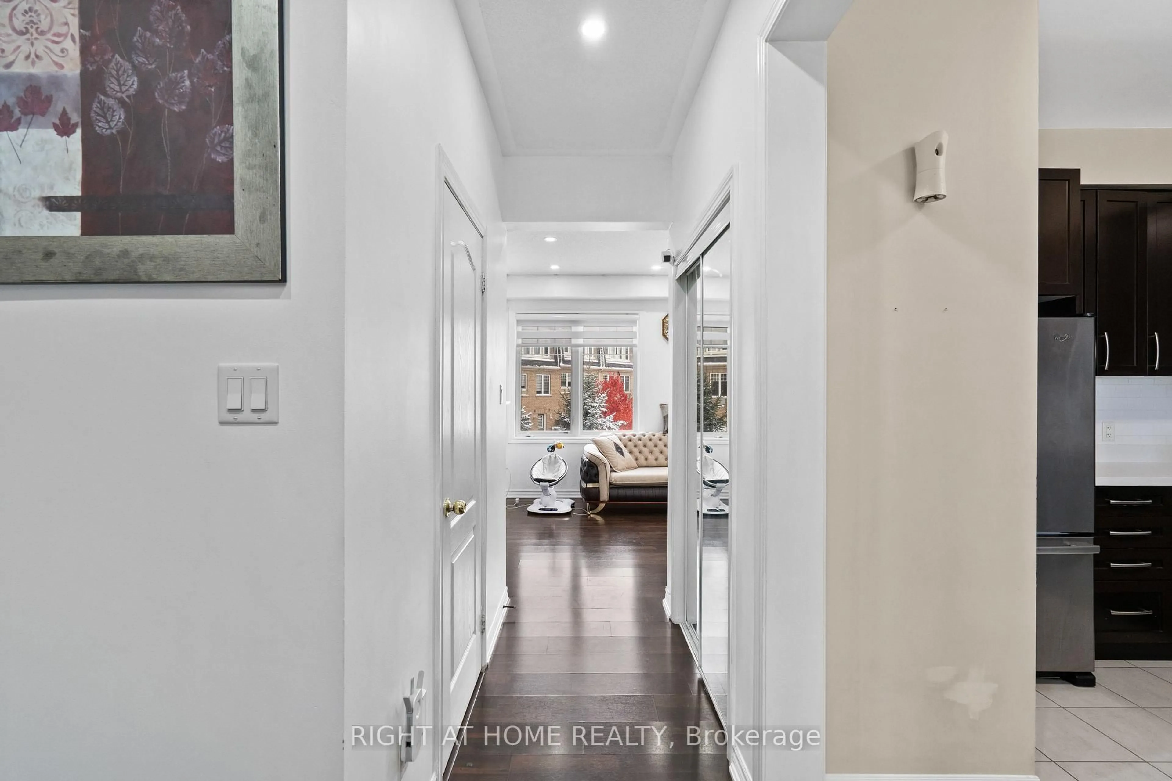 Indoor entryway for 9 Magdalene Cres, Brampton Ontario L6Z 0B4