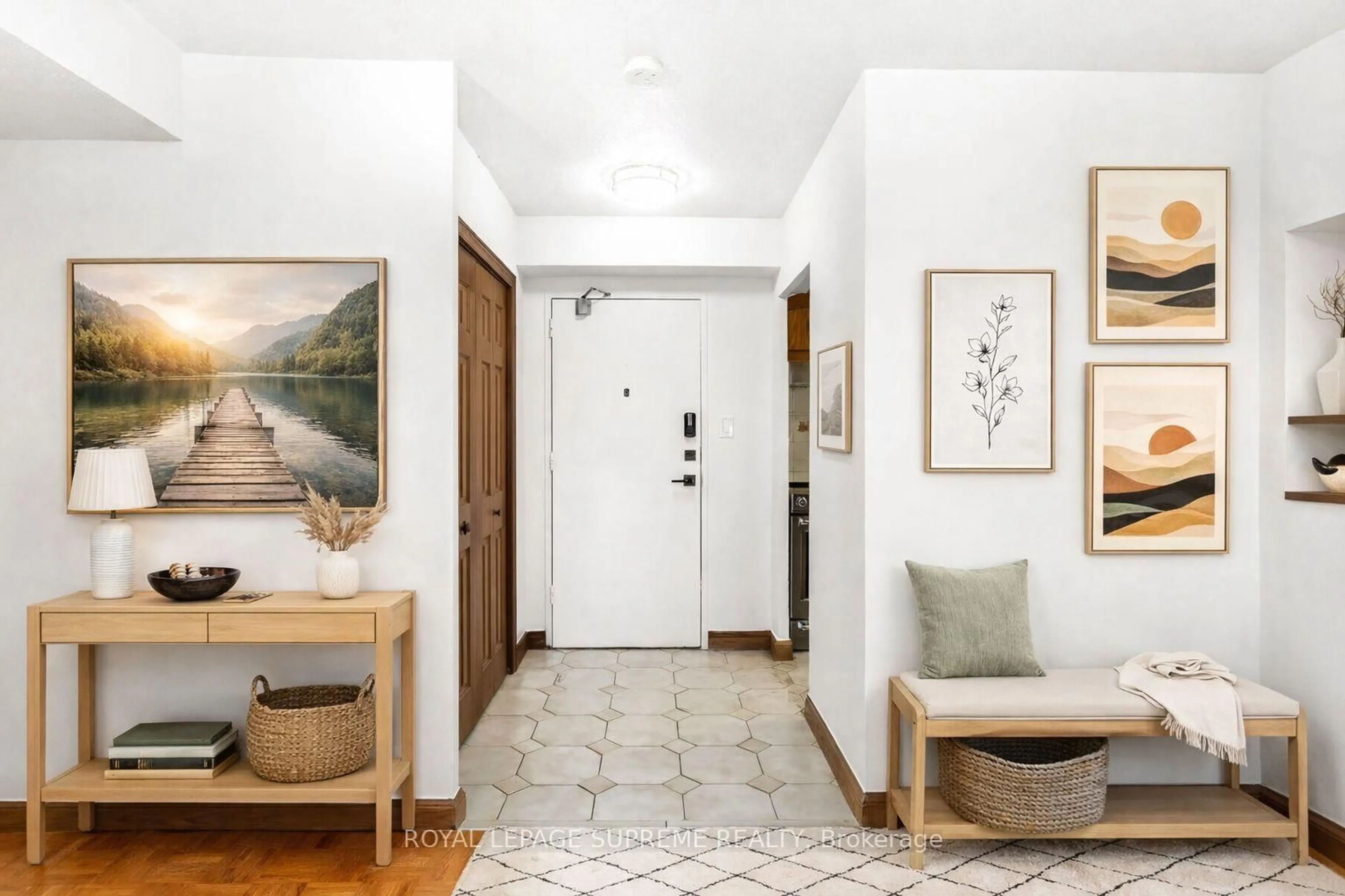 Indoor entryway for 362 The East Mall St #503, Toronto Ontario M9B 6C4