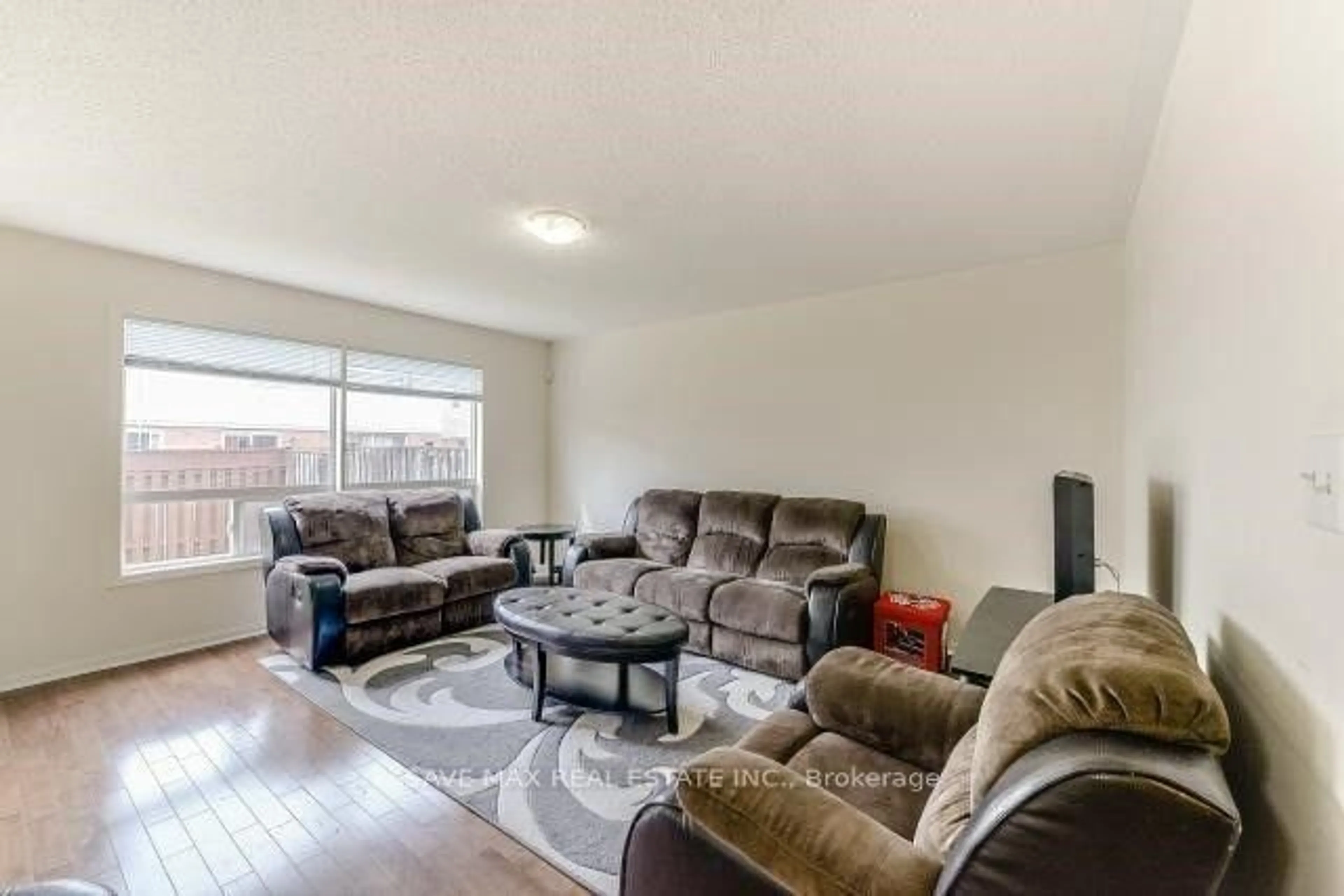 Living room with furniture, unknown for 23 Owlridge Dr, Brampton Ontario L6X 0M3