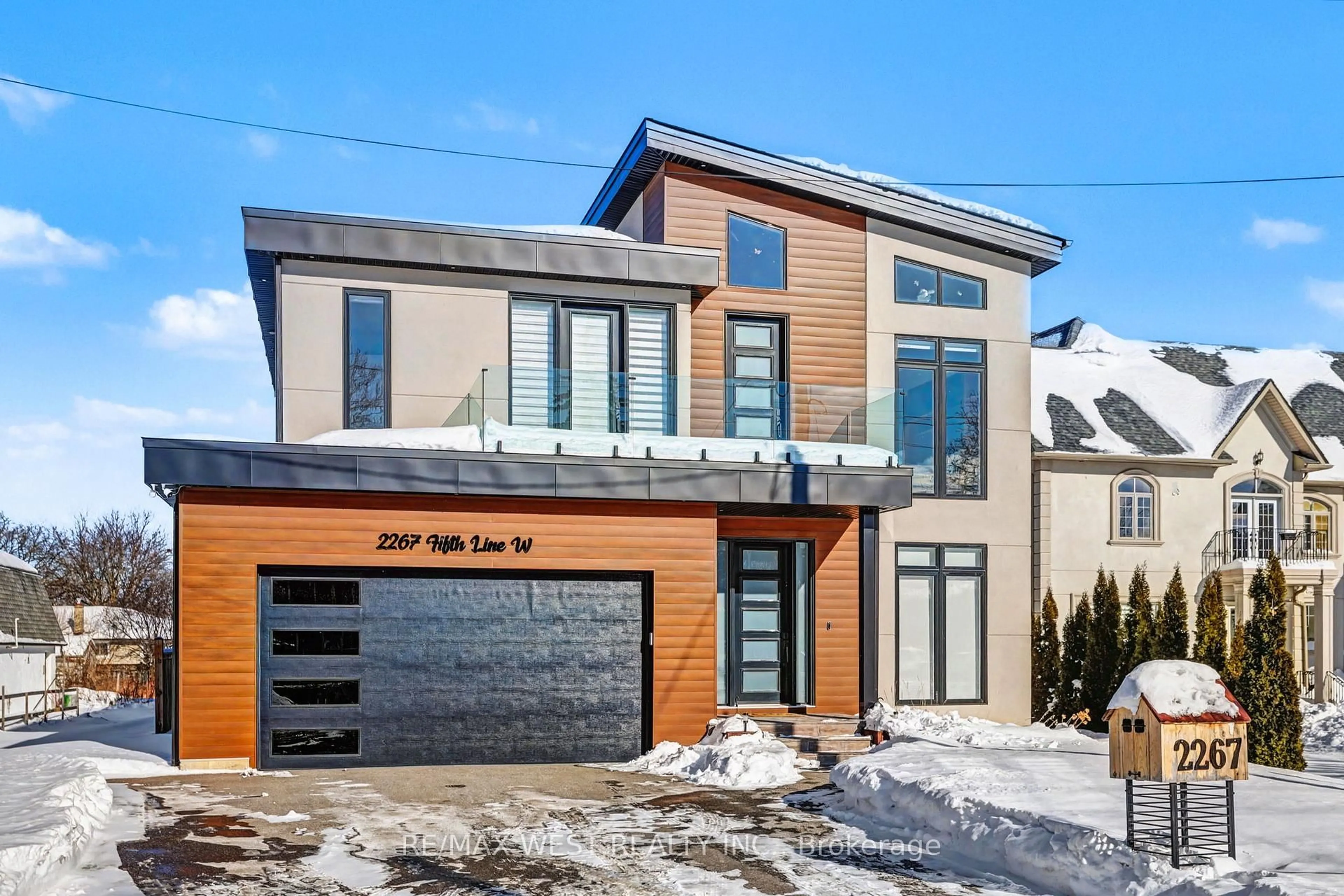 Home with brick exterior material, street for 2267 Fifth Line, Mississauga Ontario L5K 1V7