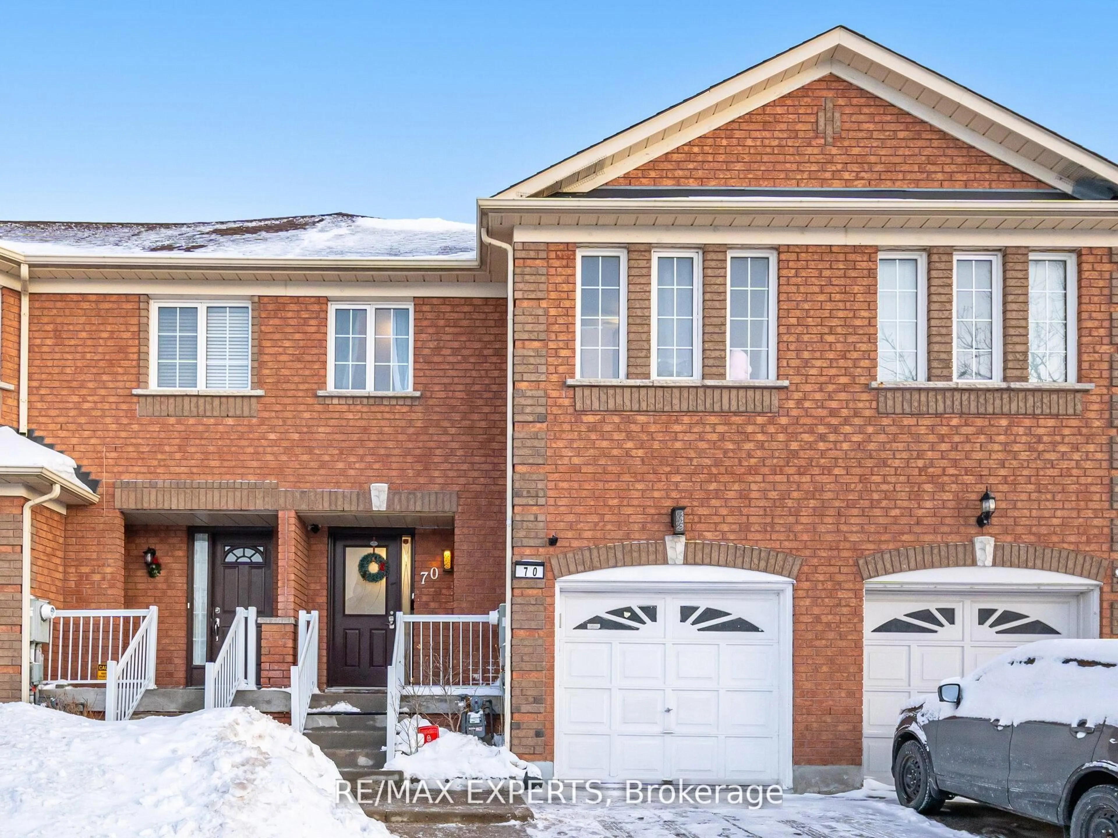 Home with brick exterior material, street for 70 Twin Pines Cres, Brampton Ontario L7A 1M8