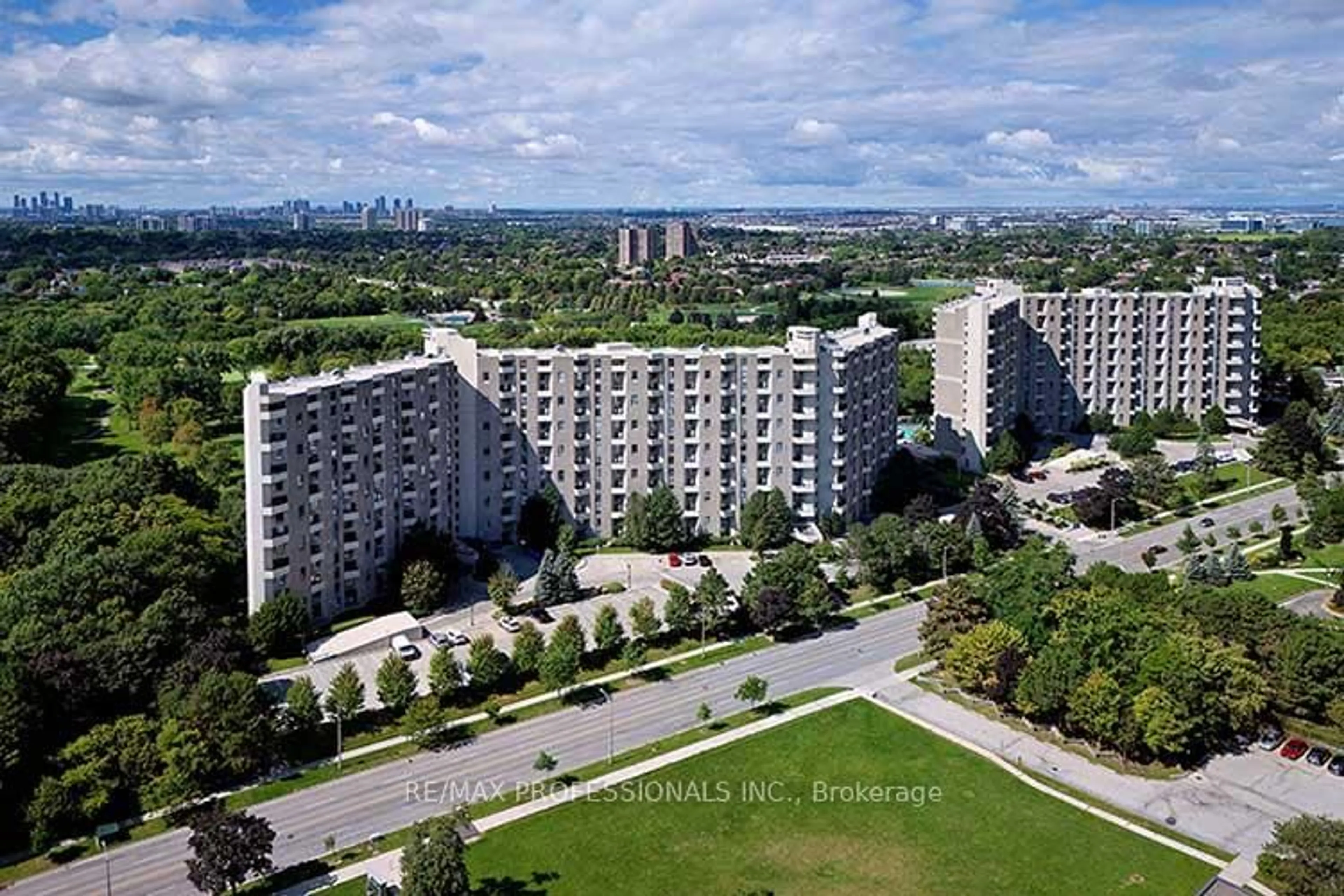 A pic from outside/outdoor area/front of a property/back of a property/a pic from drone, city buildings view from balcony for 288 Mill Rd #D13, Toronto Ontario M9C 4X7