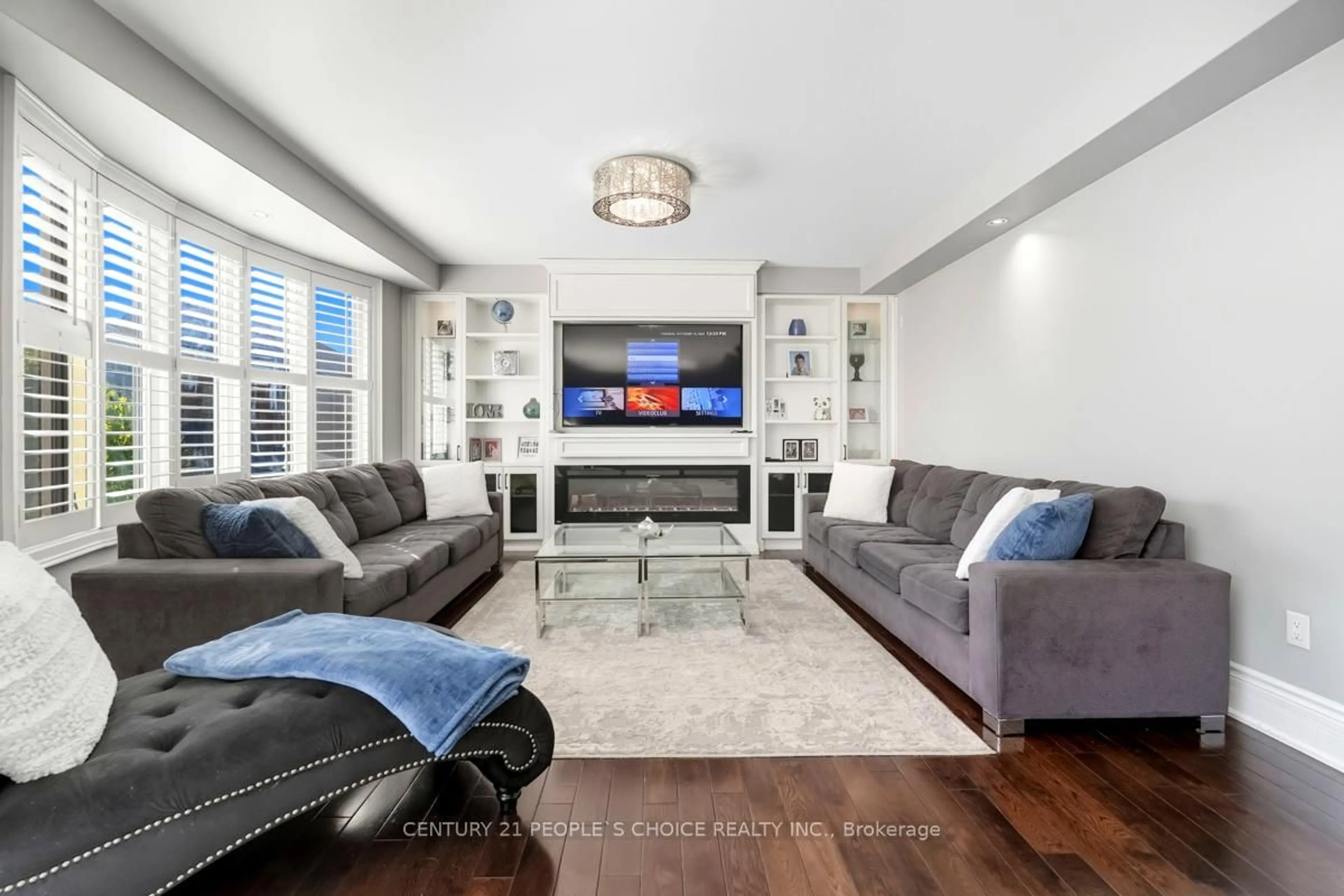 Living room with furniture, unknown for 318 Laundon Terr, Milton Ontario L9T 7N9