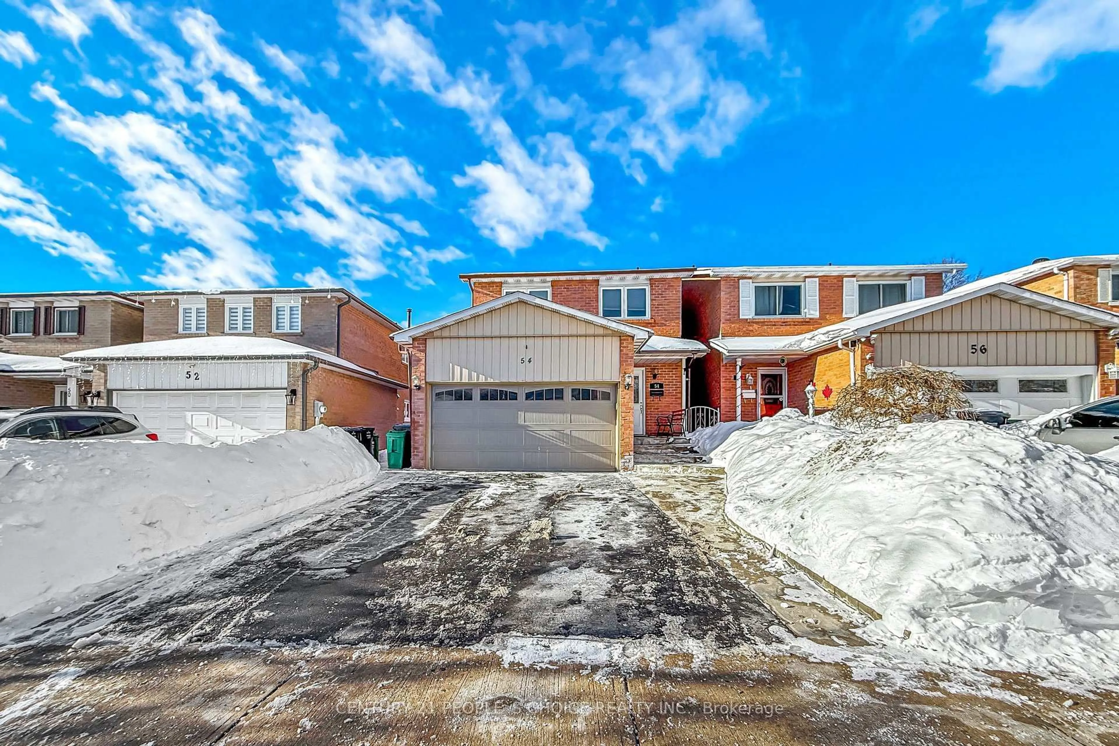A pic from outside/outdoor area/front of a property/back of a property/a pic from drone, street for 54 Royal Palm Dr, Brampton Ontario L6Z 1P6