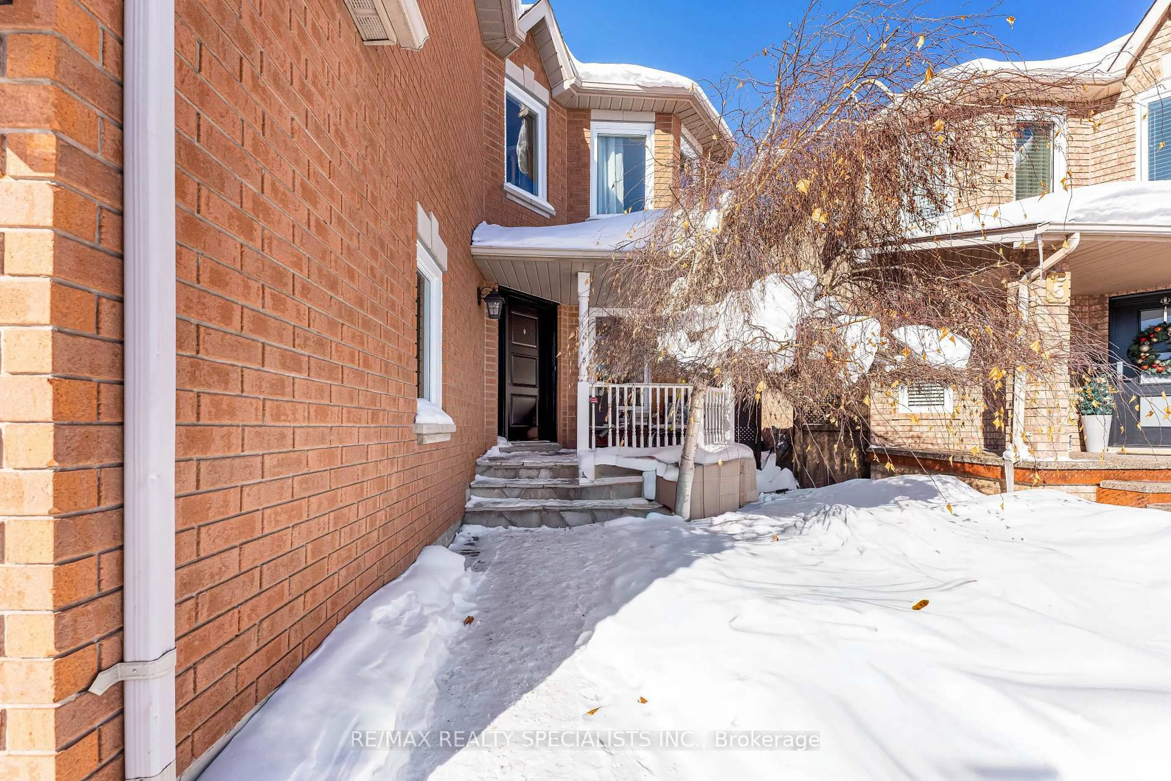 Home with brick exterior material, street for 7 Banington Cres, Brampton Ontario L7A 1G4