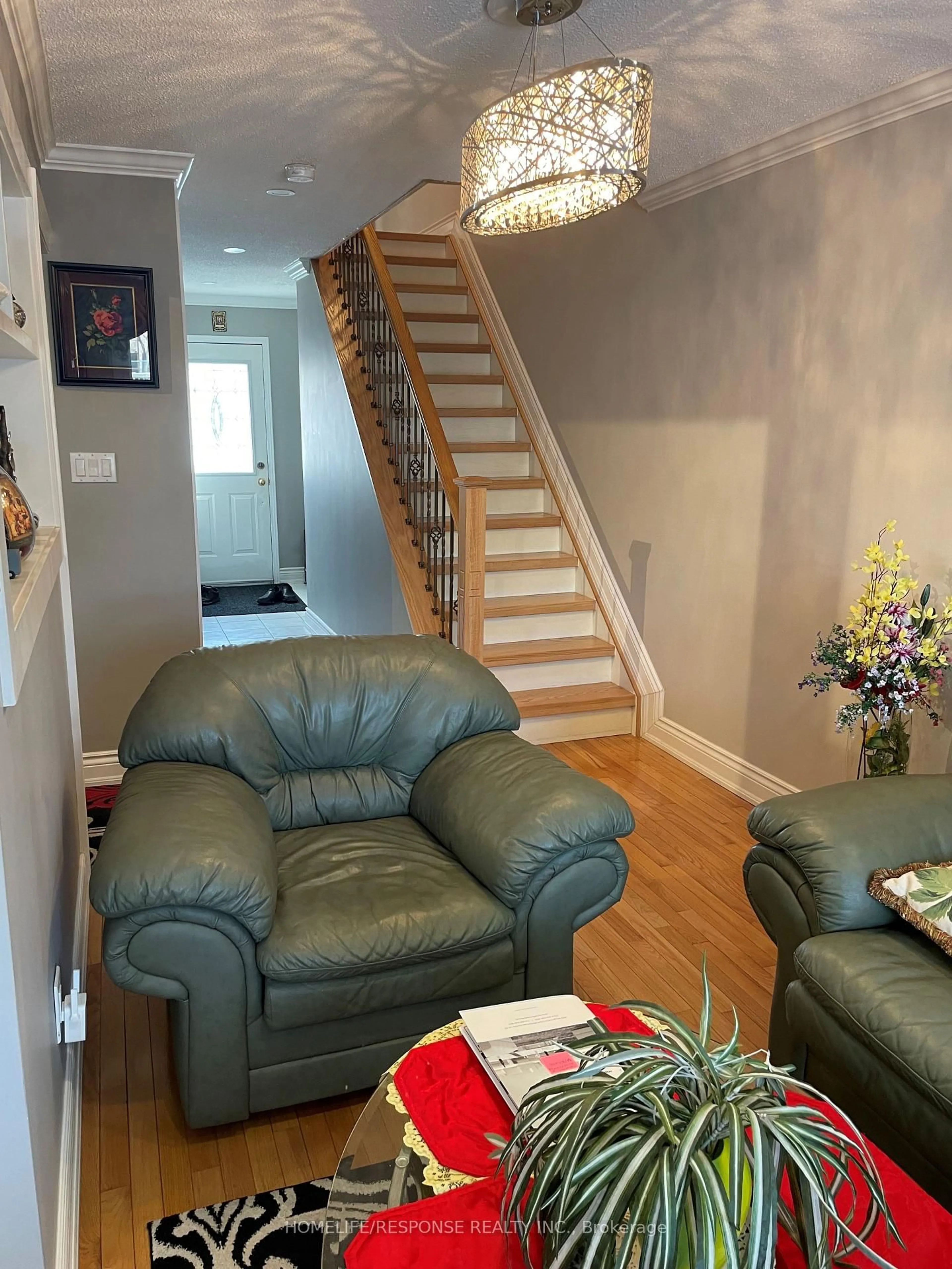 Living room with furniture, unknown for 2035 ASTA Dr #21, Mississauga Ontario L5A 3Y2