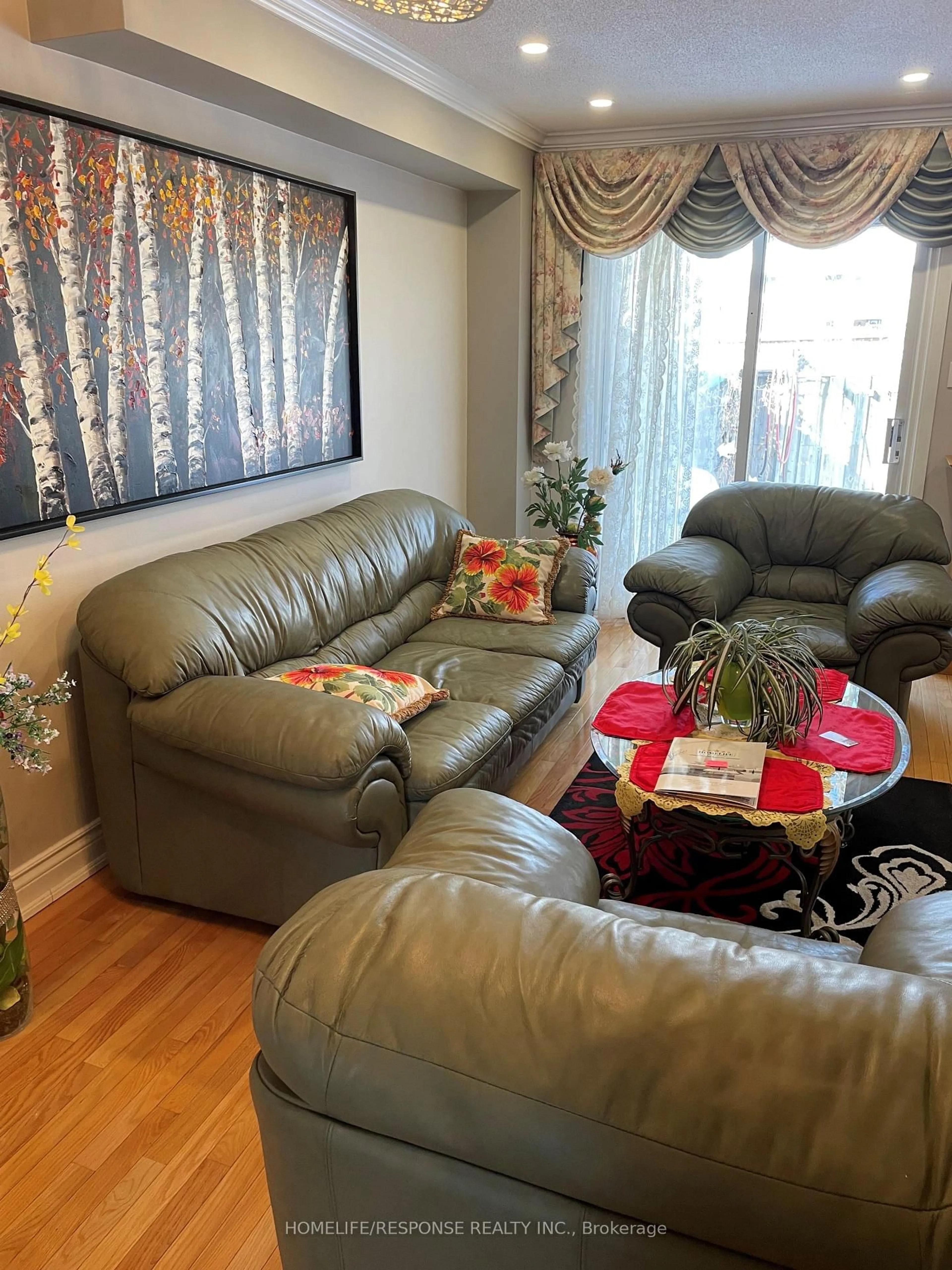 Living room with furniture, unknown for 2035 ASTA Dr #21, Mississauga Ontario L5A 3Y2