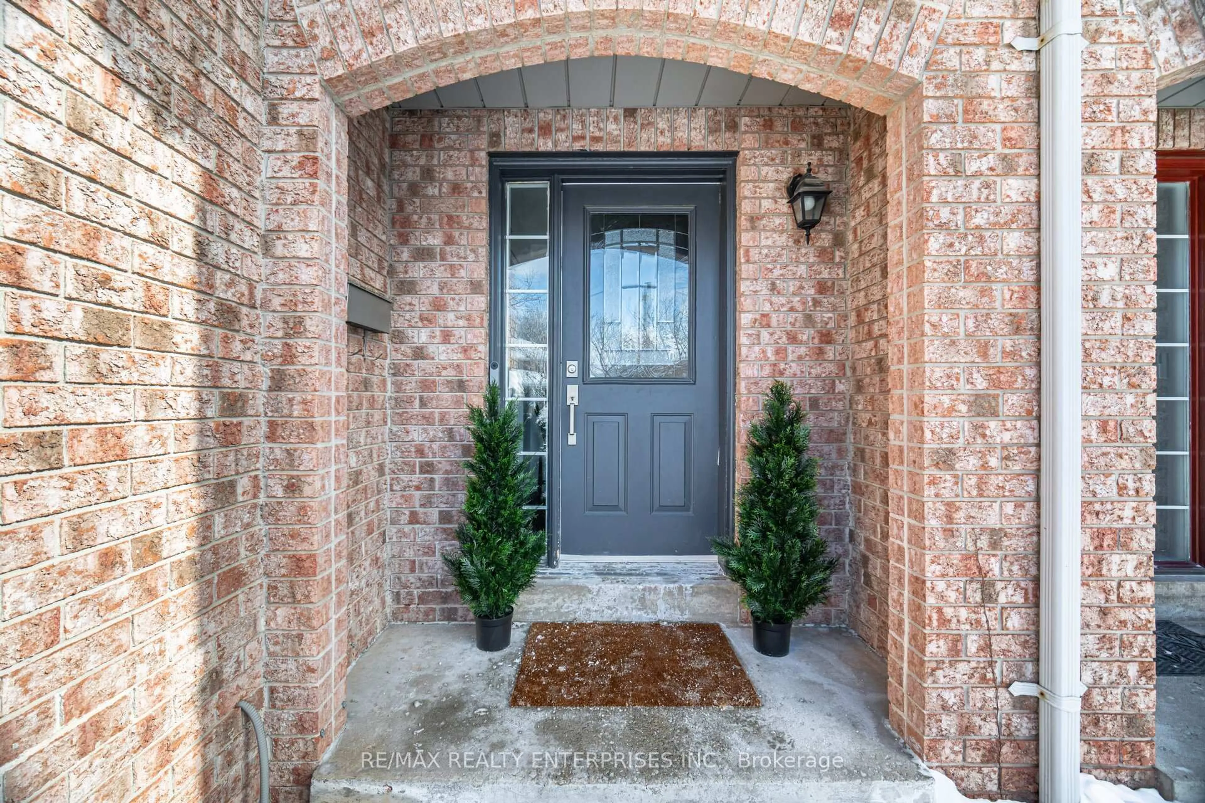 Indoor entryway for 2401 STEFI Tr, Oakville Ontario L6H 5Y5