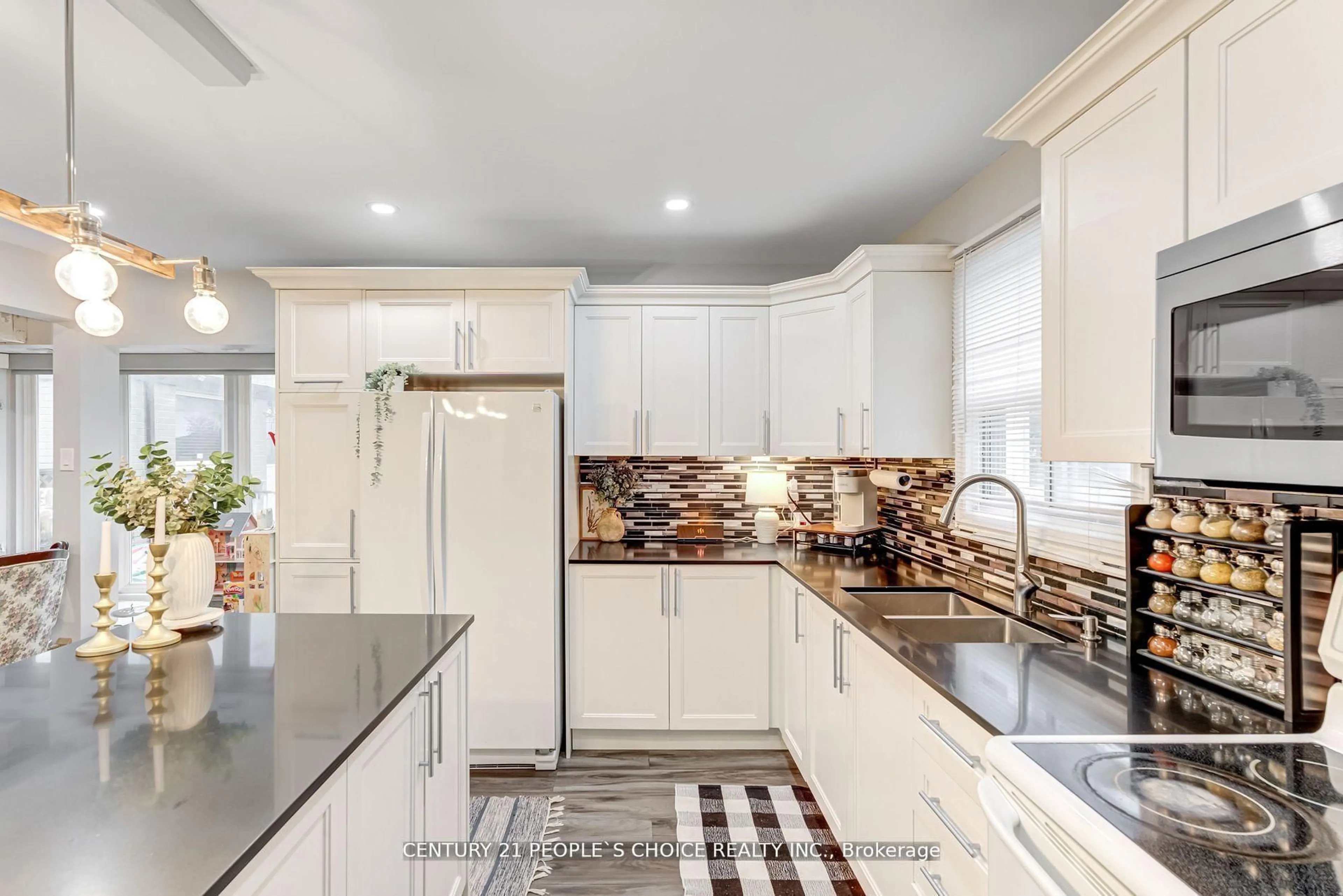 Contemporary kitchen, ceramic/tile floor for 13 Jeffrey St, Brampton Ontario L6S 2M9