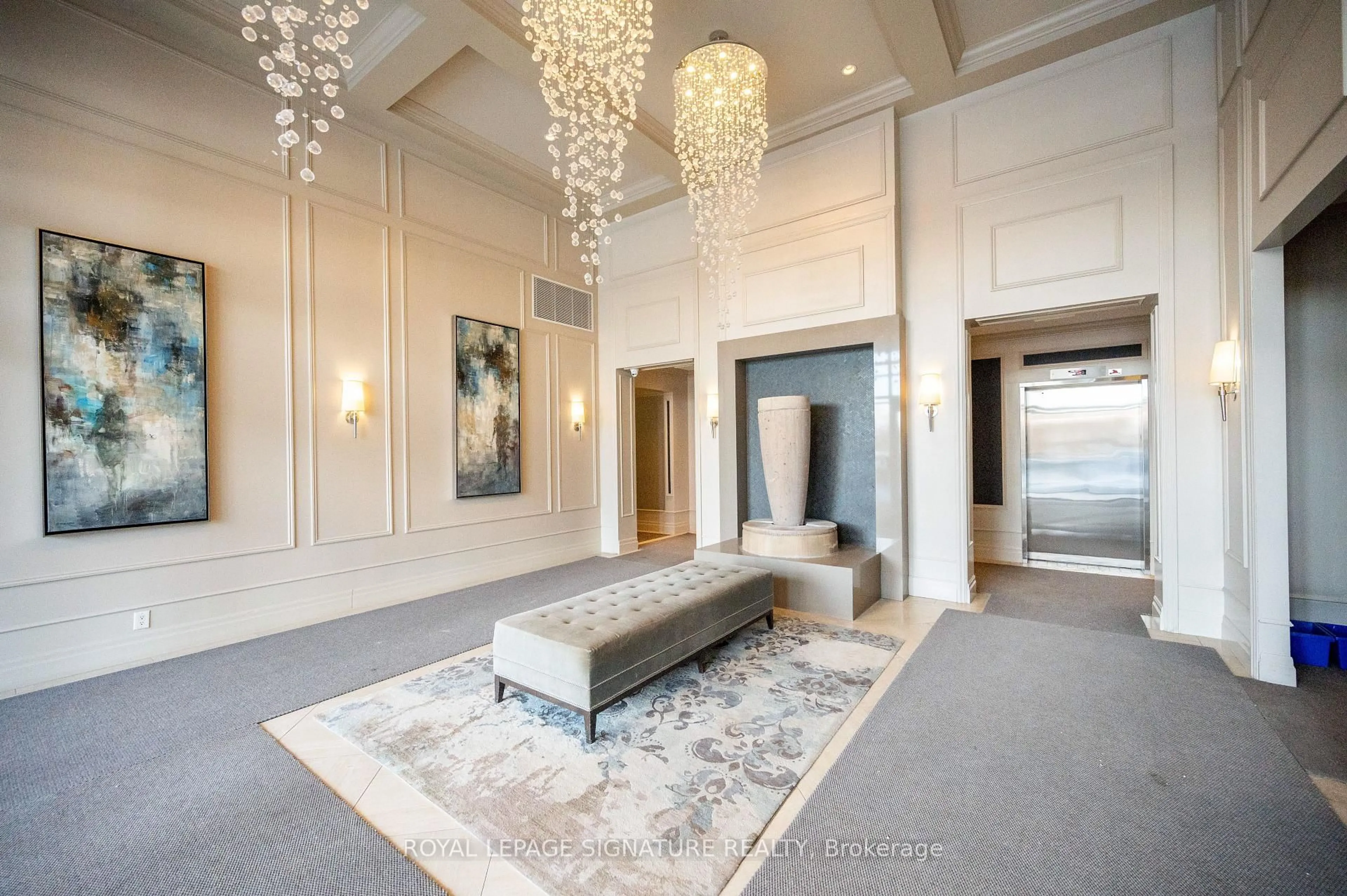 Indoor foyer for 38 Fontenay Crt #310, Toronto Ontario M9A 5H5