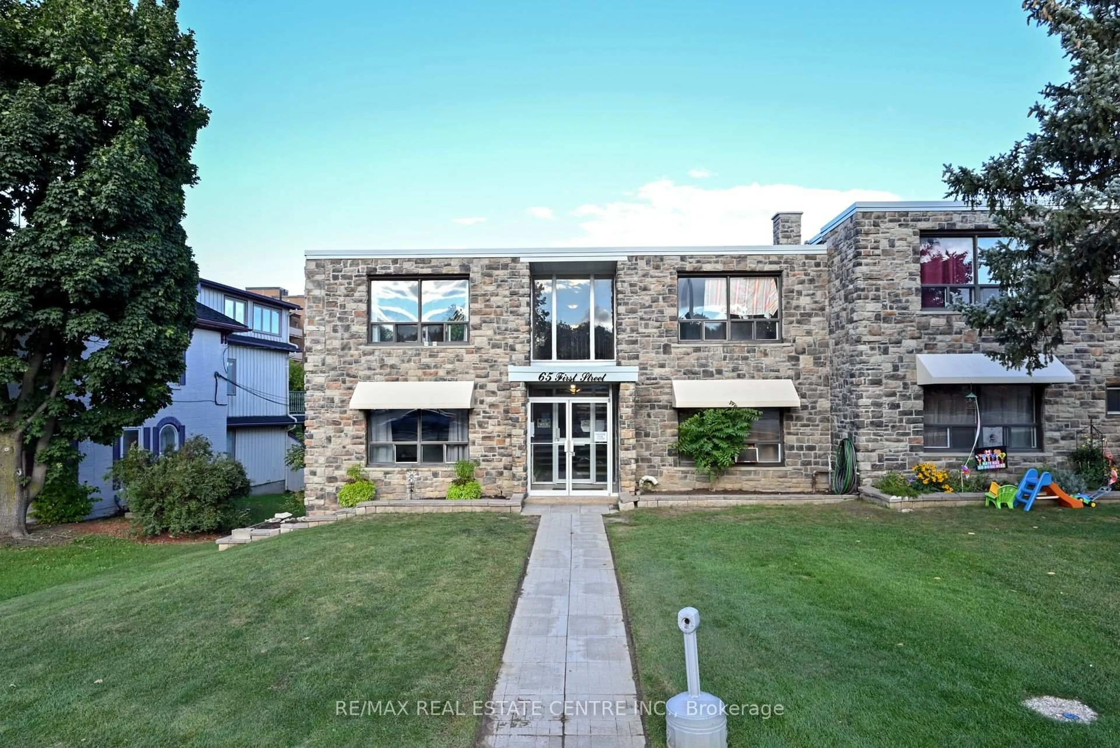 Unknown for 65 First St #10, Orangeville Ontario L9W 2E6