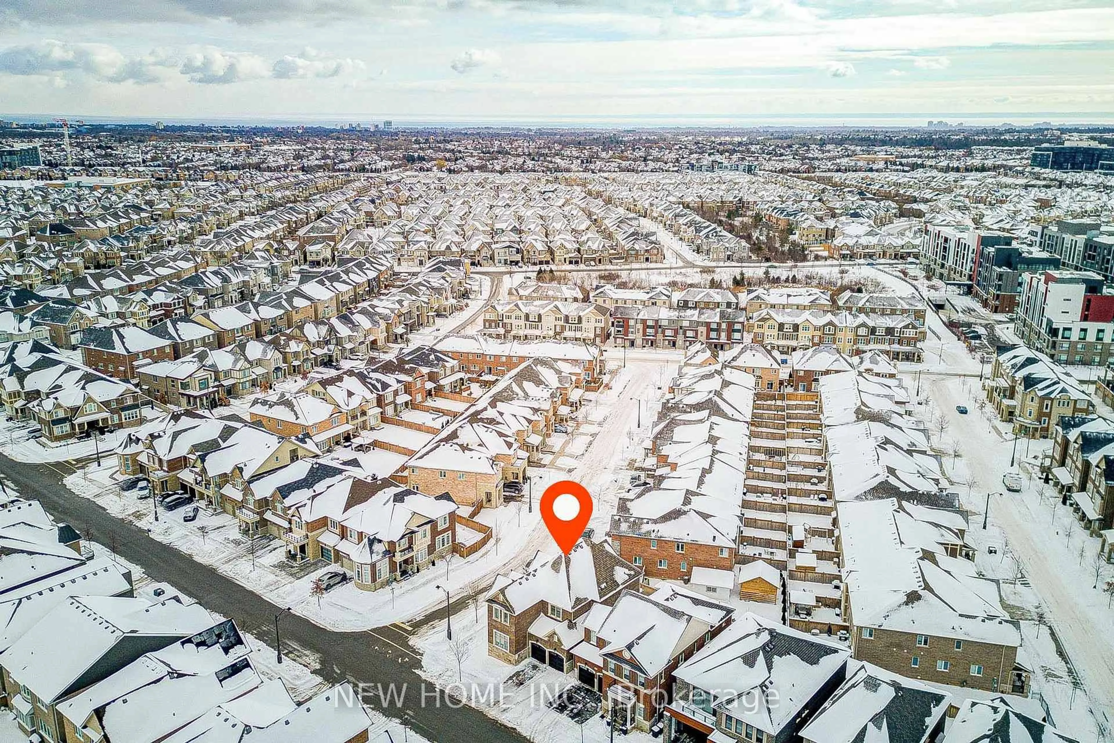 A pic from outside/outdoor area/front of a property/back of a property/a pic from drone, street for 3326 Jacob Way, Oakville Ontario L6M 5J9