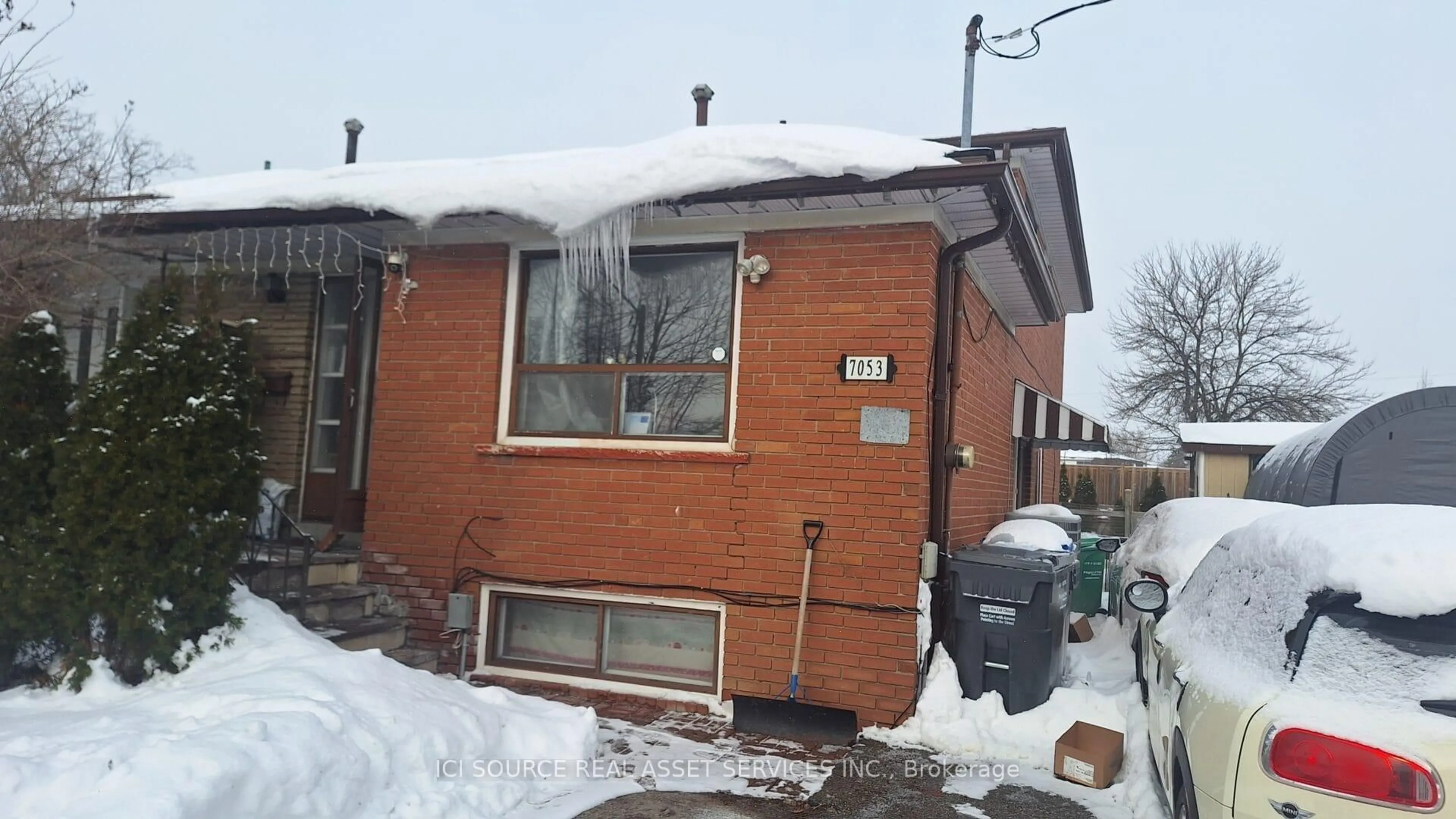 Unknown for 7053 Harwick Dr, Mississauga Ontario L4T 3A3