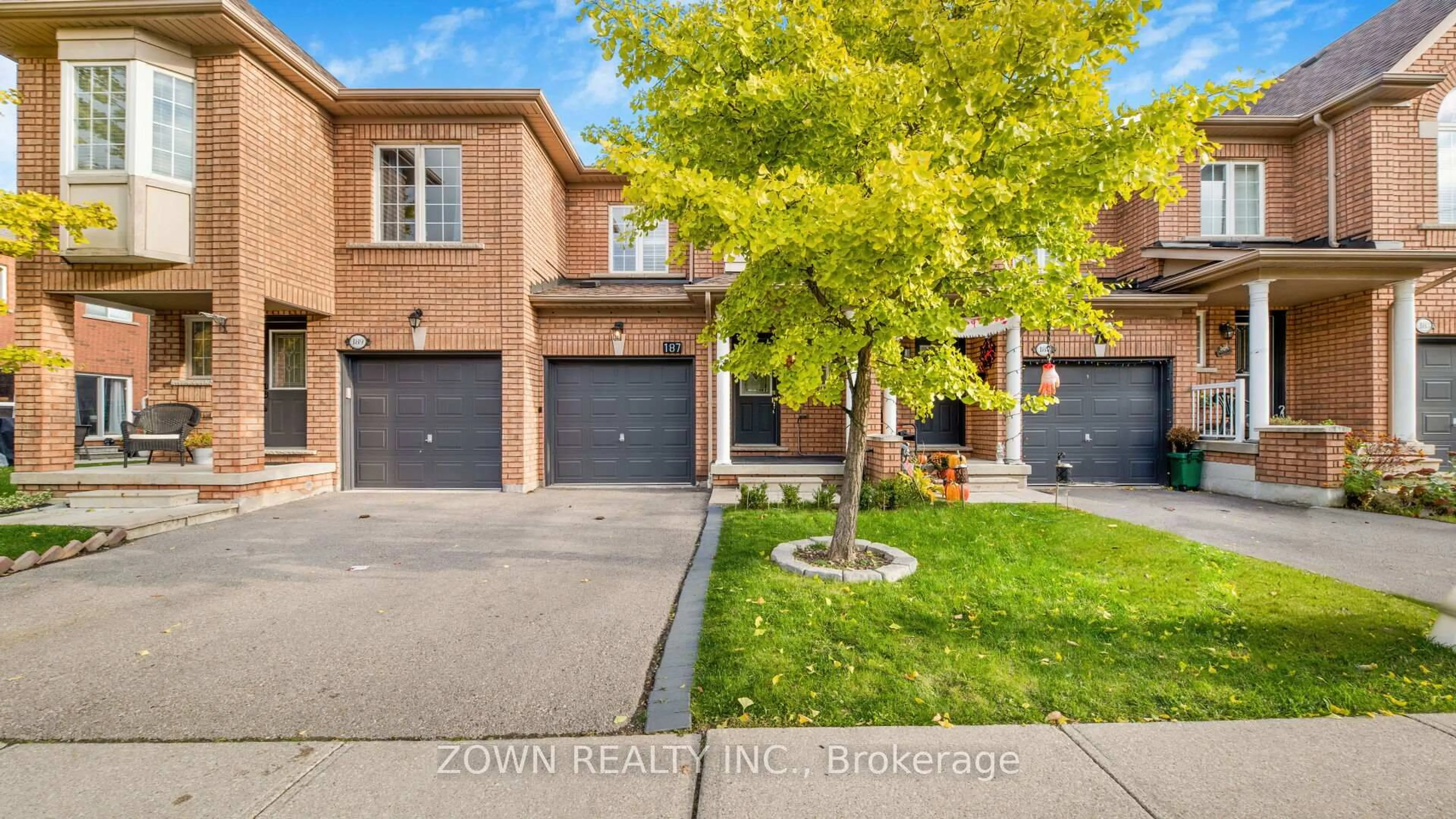Home with brick exterior material, street for 525 Novo Star Dr #187, Mississauga Ontario L5W 1Y1