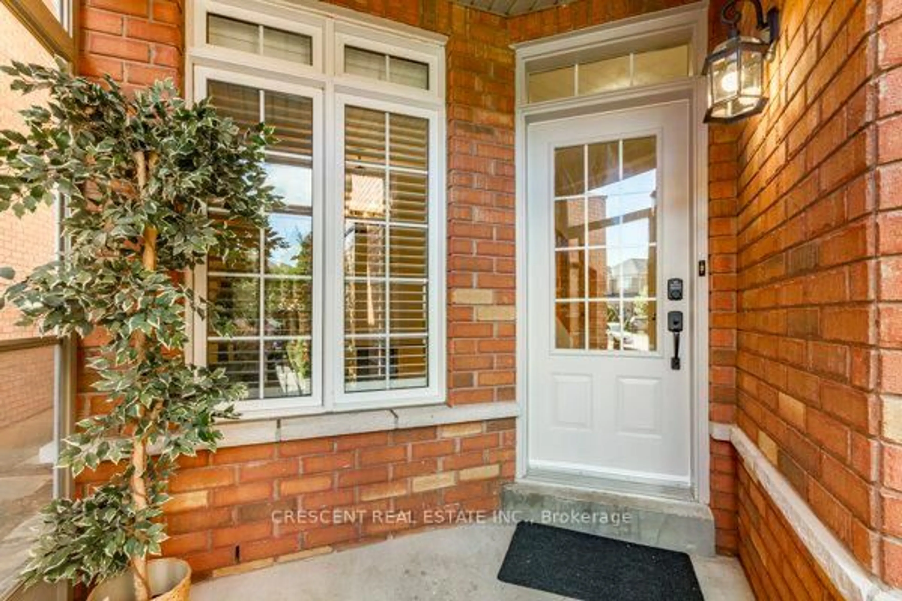 Indoor entryway for 5971 Stonebriar Cres, Mississauga Ontario L5V 2T9